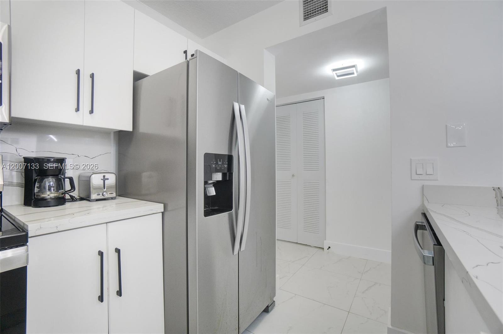 1200 Brickell Bay Dr #1907, Miami FL 33131