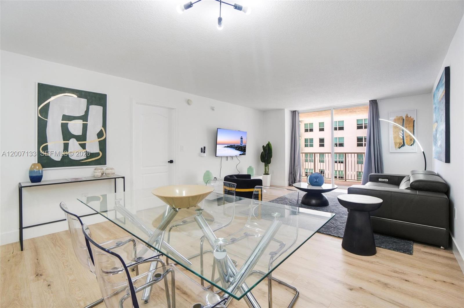 1200 Brickell Bay Dr #1907, Miami FL 33131