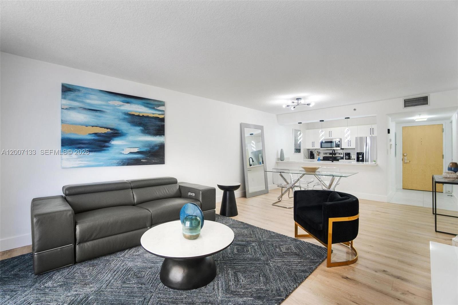 1200 Brickell Bay Dr #1907, Miami FL 33131
