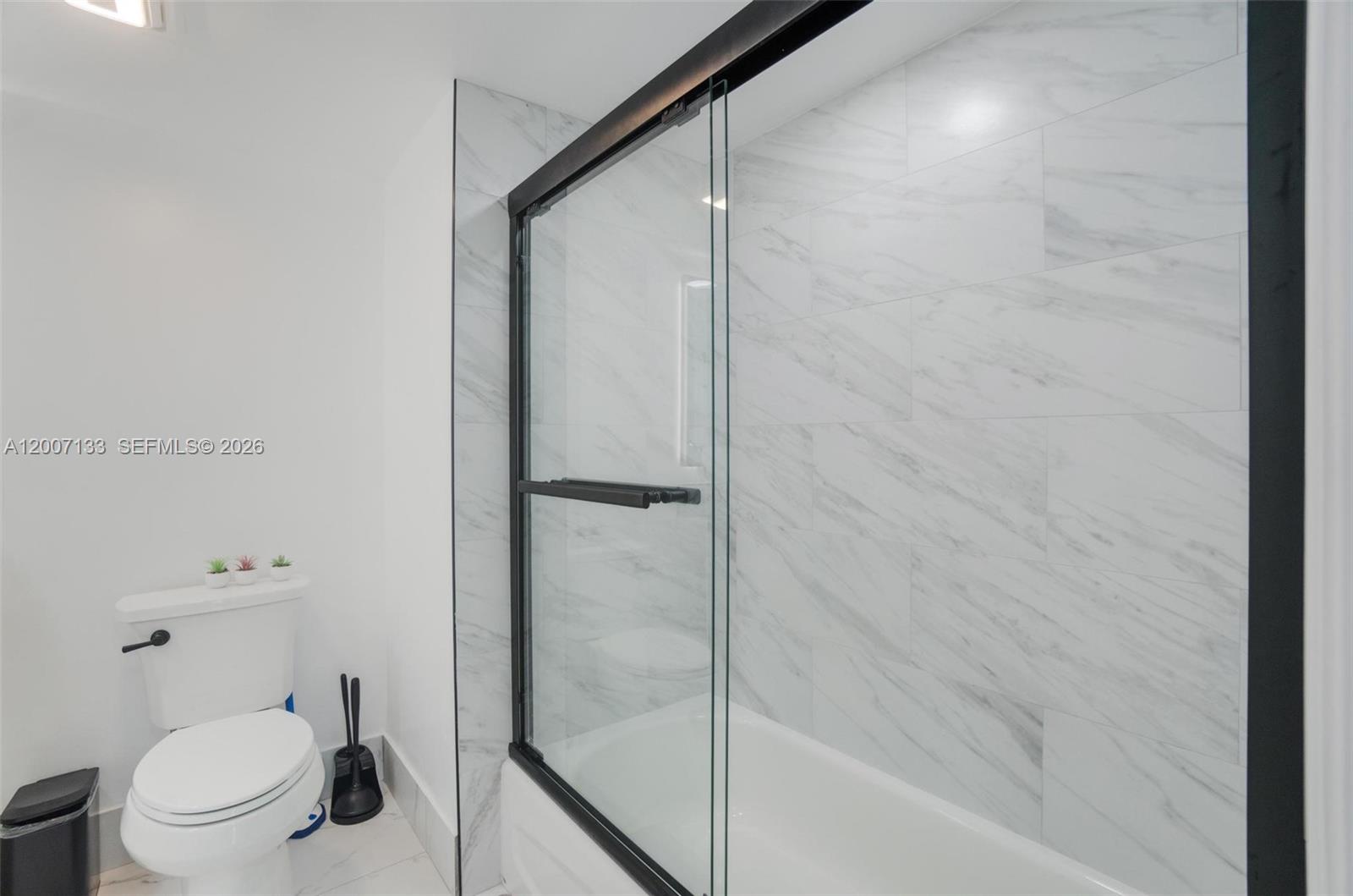 1200 Brickell Bay Dr #1907, Miami FL 33131