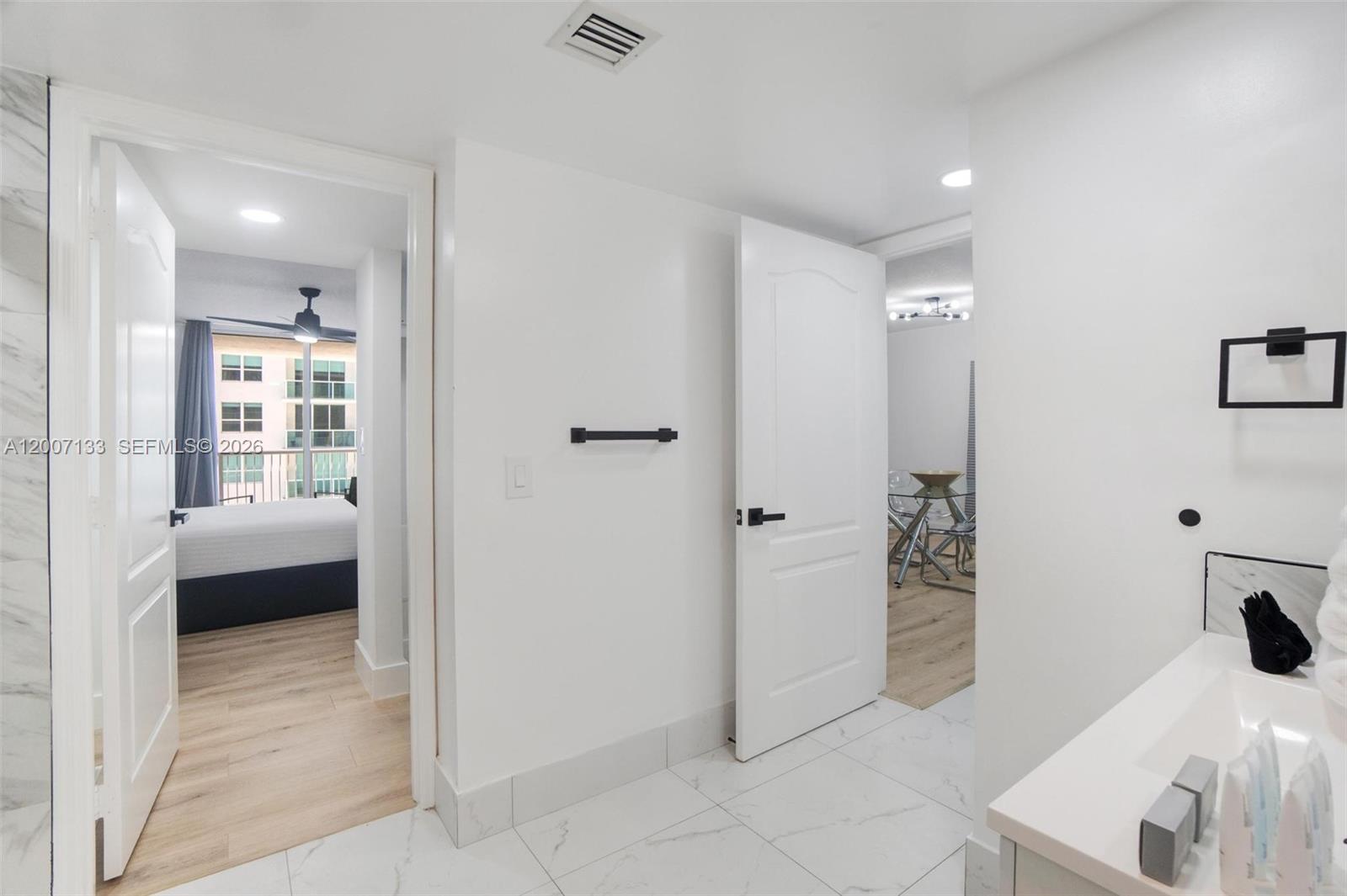 1200 Brickell Bay Dr #1907, Miami FL 33131