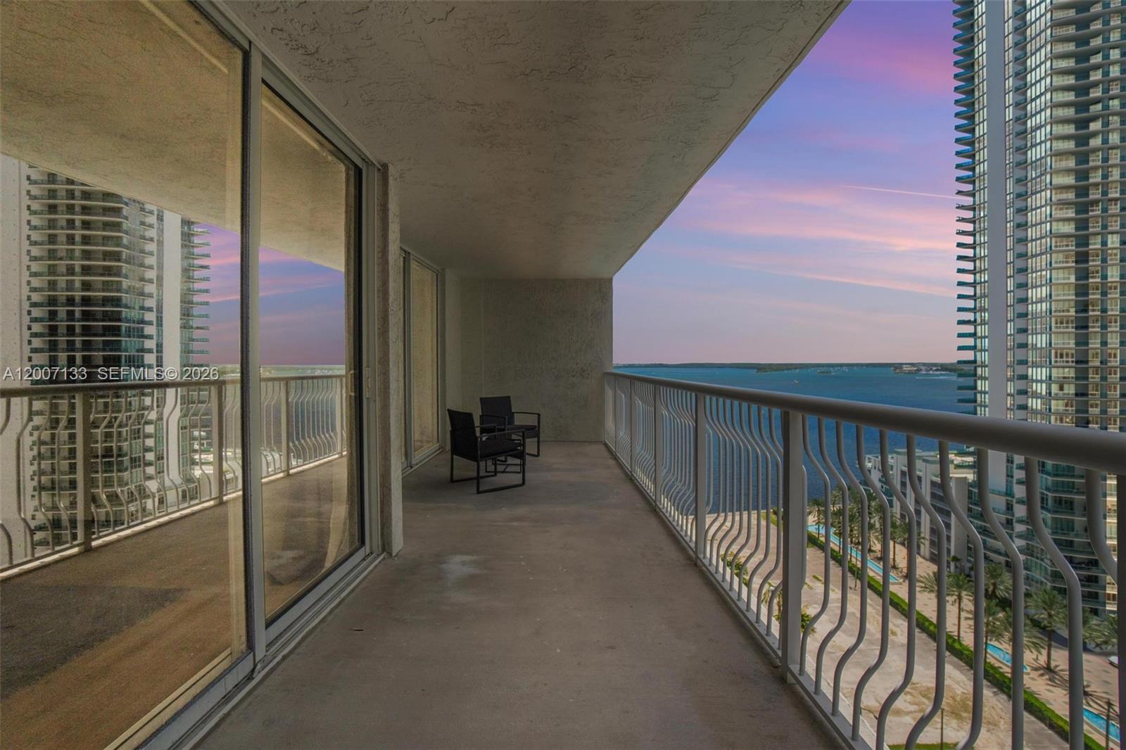 1200 Brickell Bay Dr #1907, Miami FL 33131