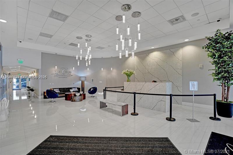 1200 Brickell Bay Dr #1907, Miami FL 33131