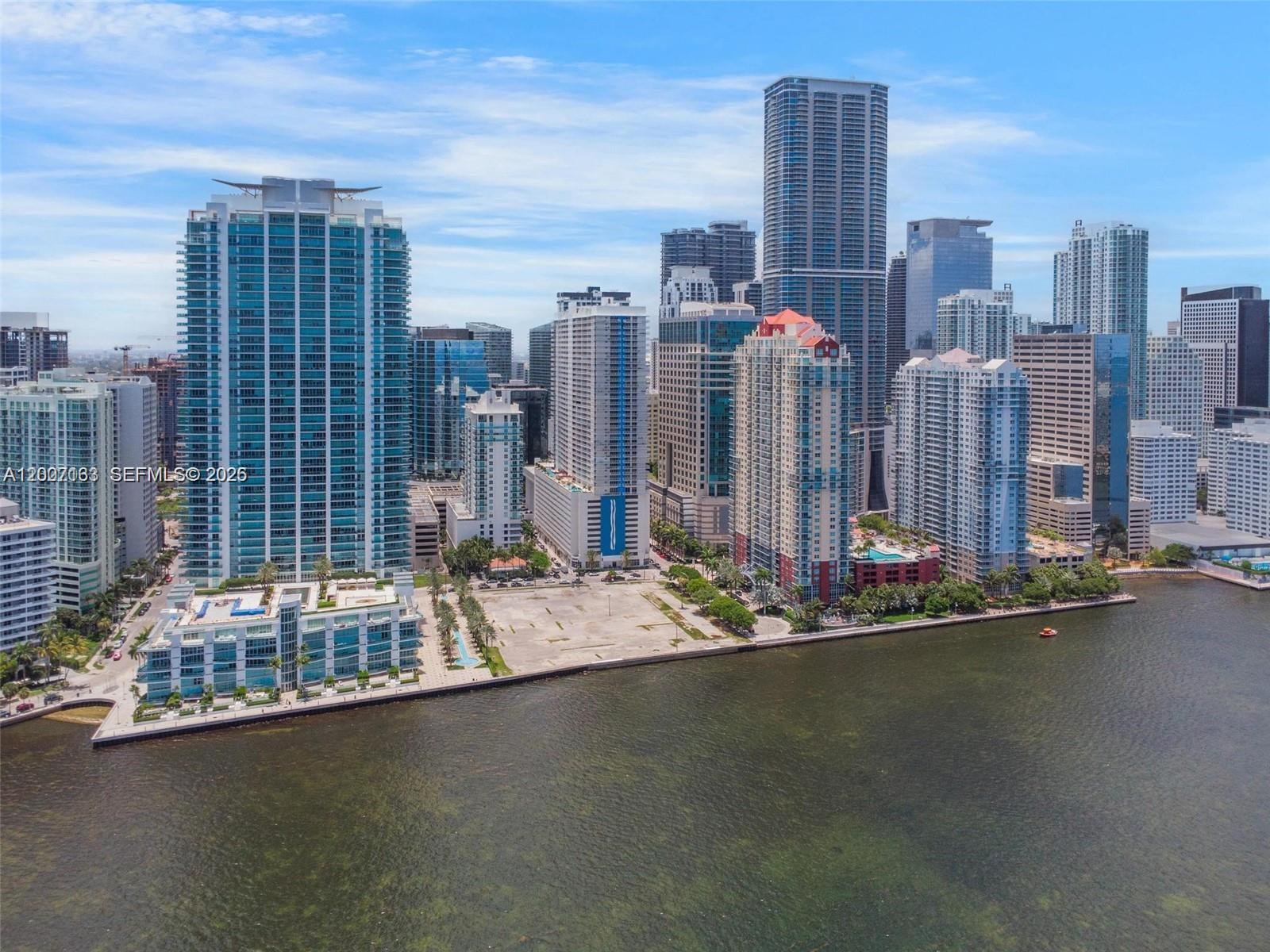 1200 Brickell Bay Dr #1907, Miami FL 33131