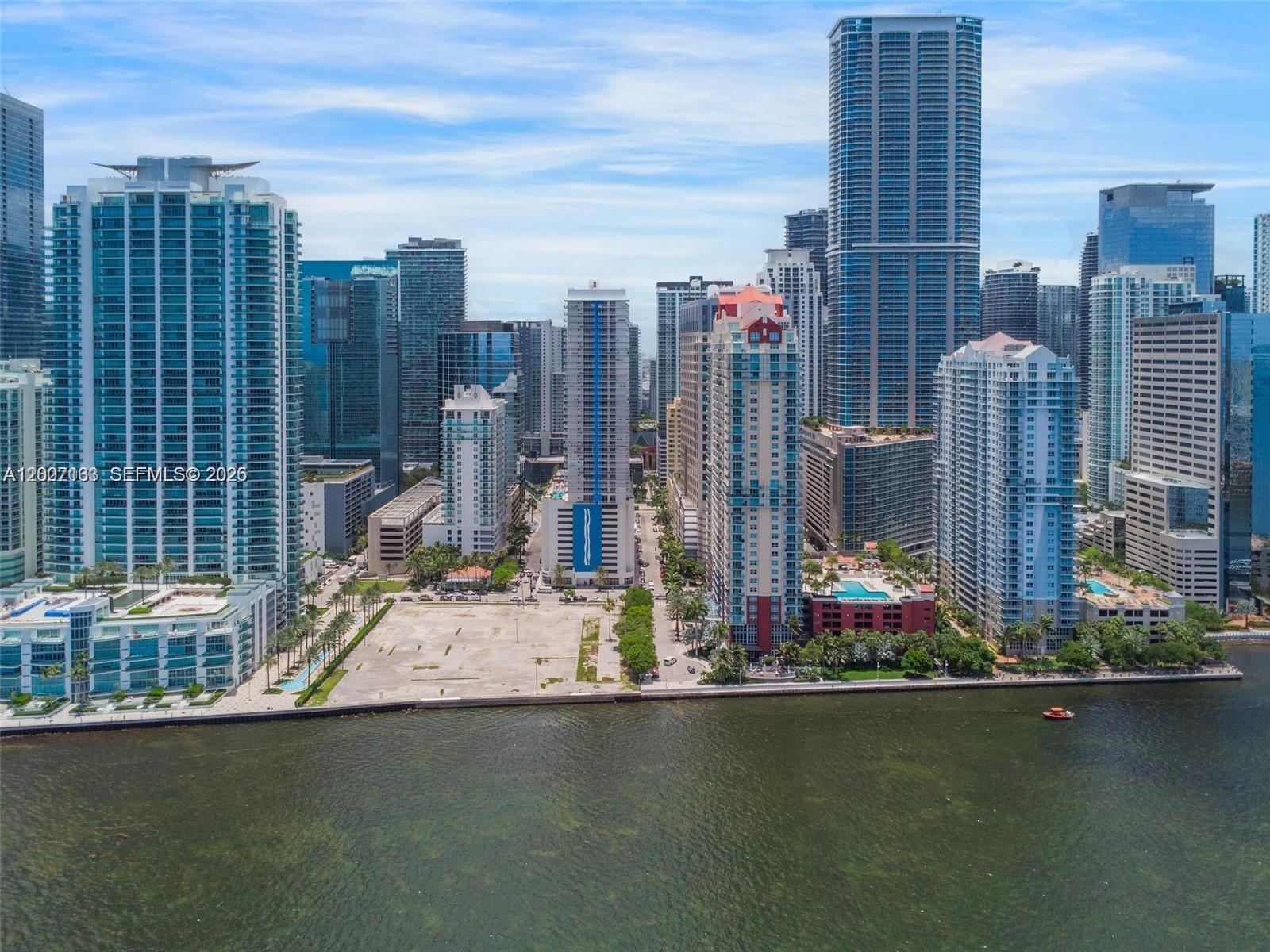 1200 Brickell Bay Dr #1907, Miami FL 33131