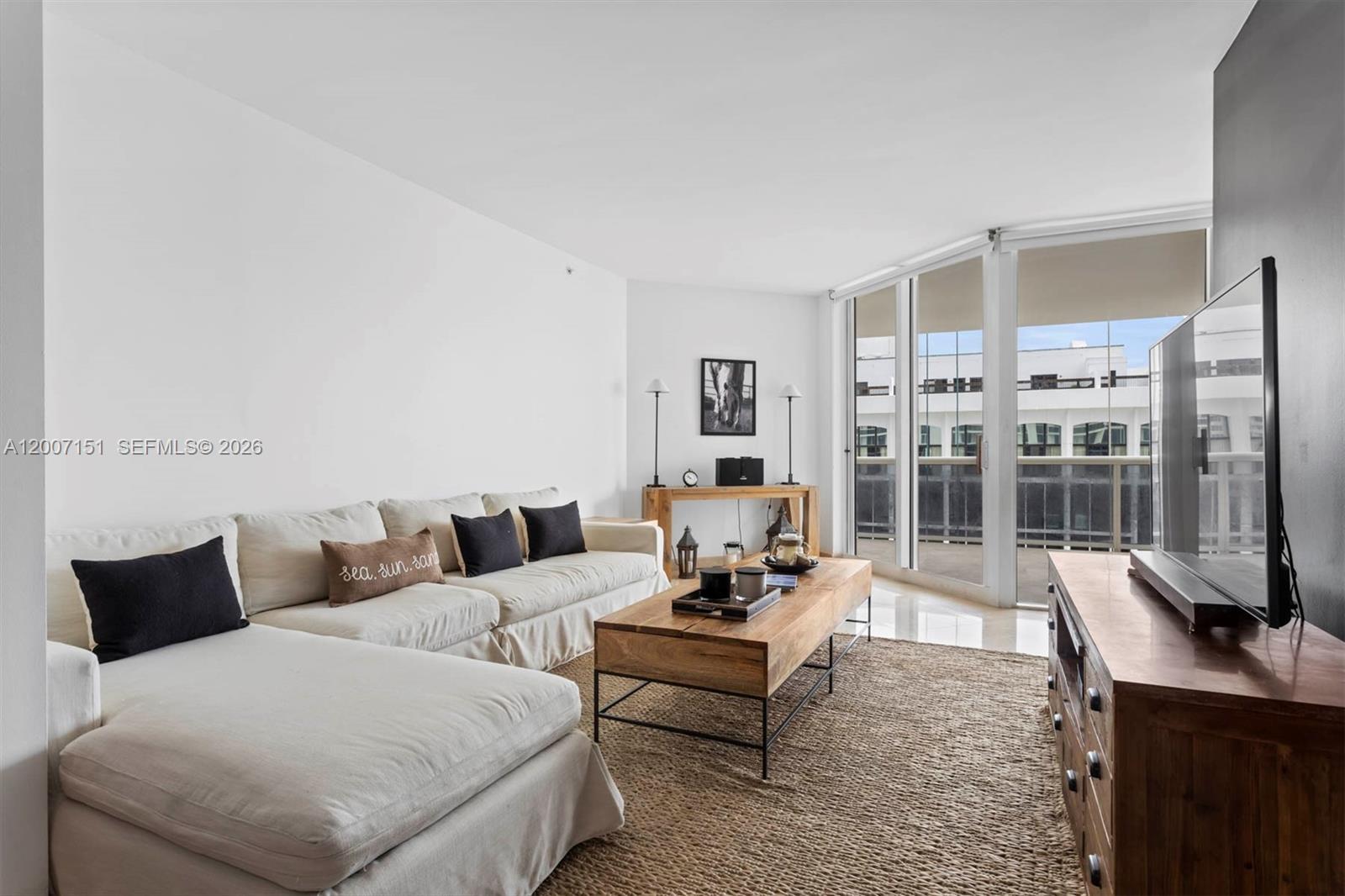 4779 Collins Ave #1908, Miami Beach FL 33140
