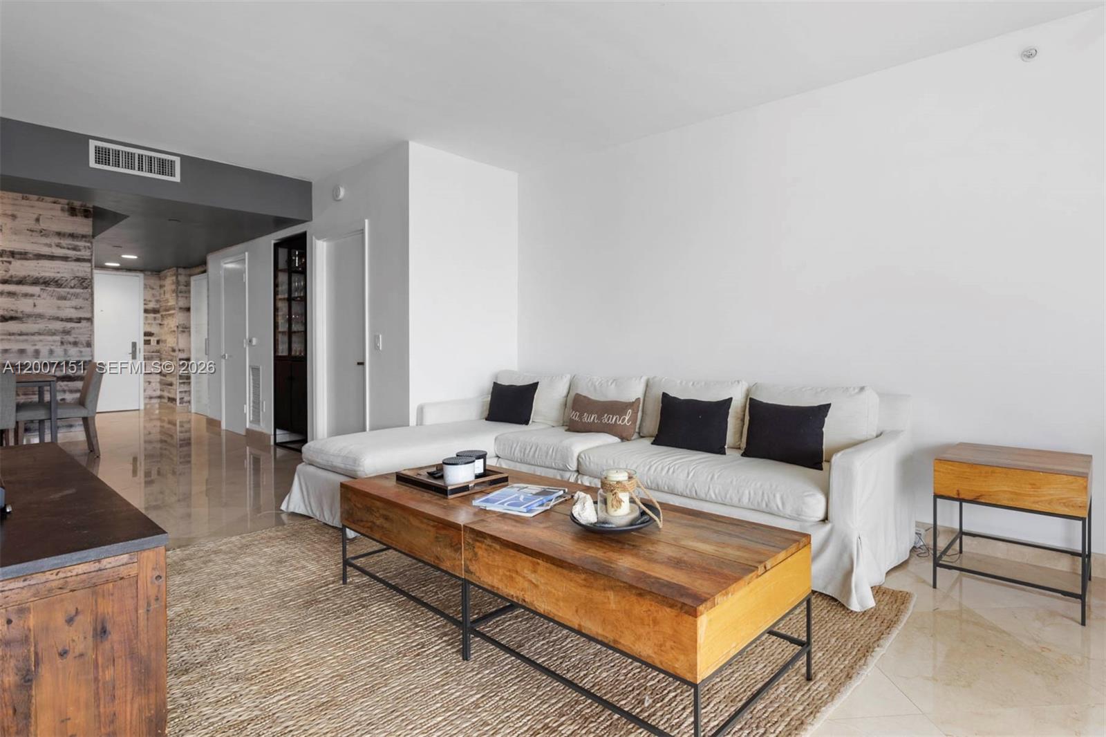 4779 Collins Ave #1908, Miami Beach FL 33140