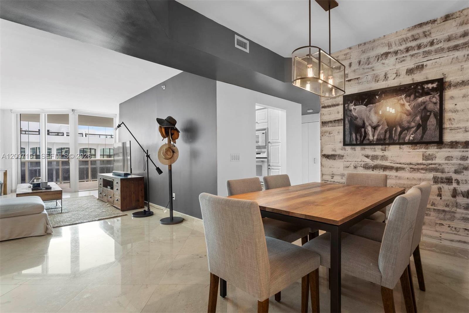 4779 Collins Ave #1908, Miami Beach FL 33140