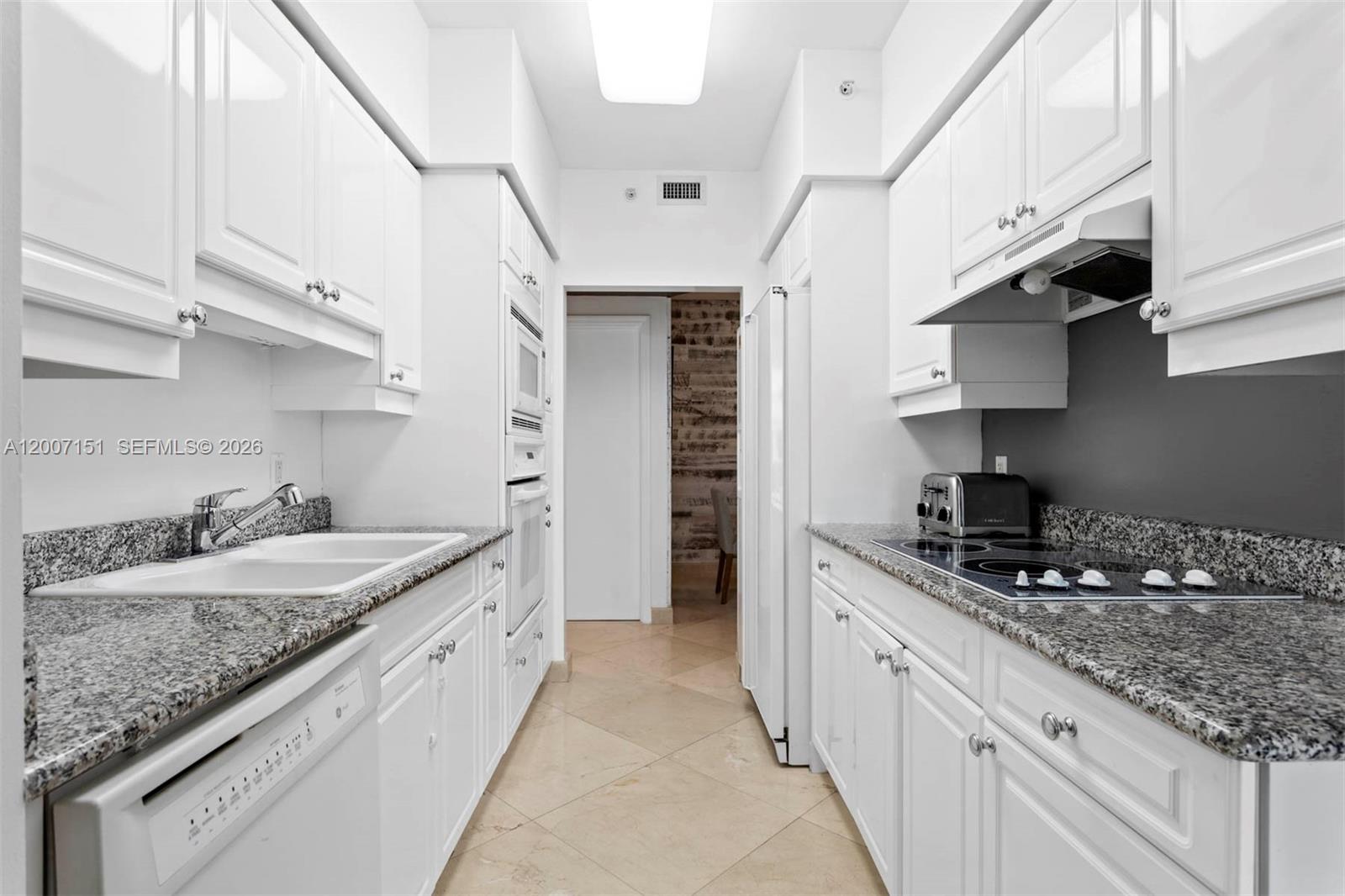 4779 Collins Ave #1908, Miami Beach FL 33140