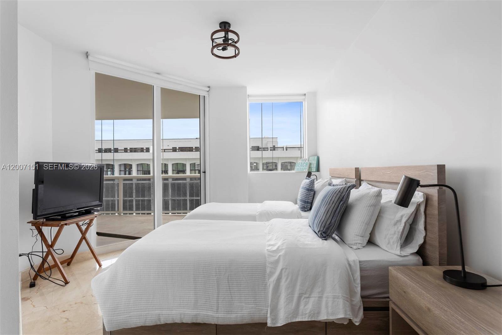 4779 Collins Ave #1908, Miami Beach FL 33140