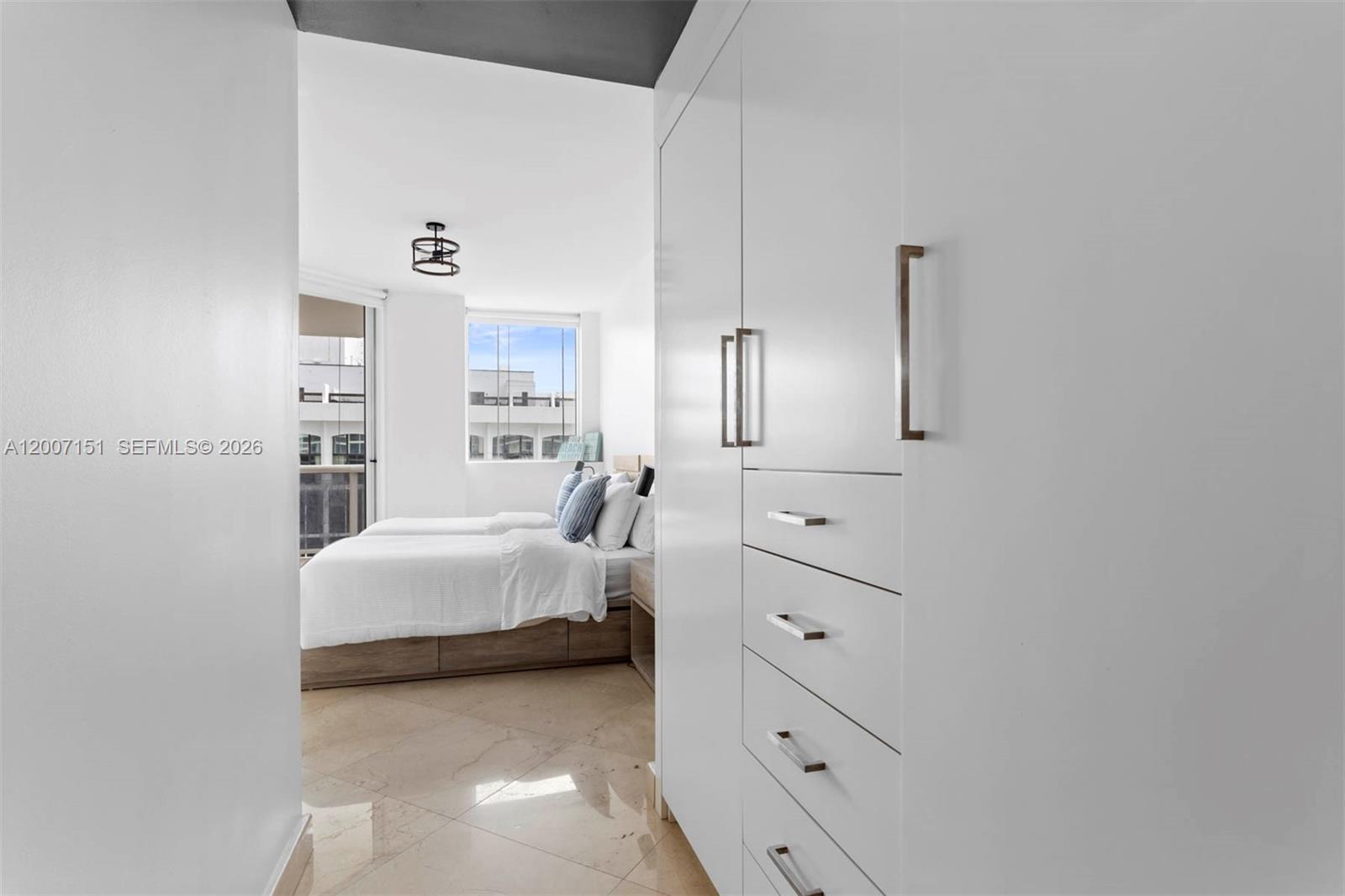 4779 Collins Ave #1908, Miami Beach FL 33140