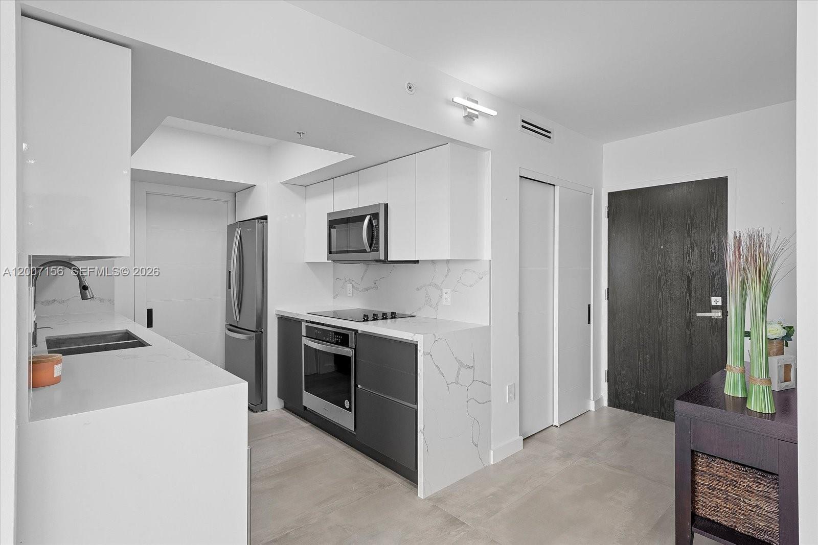 90 Alton Rd #2505, Miami Beach FL 33139
