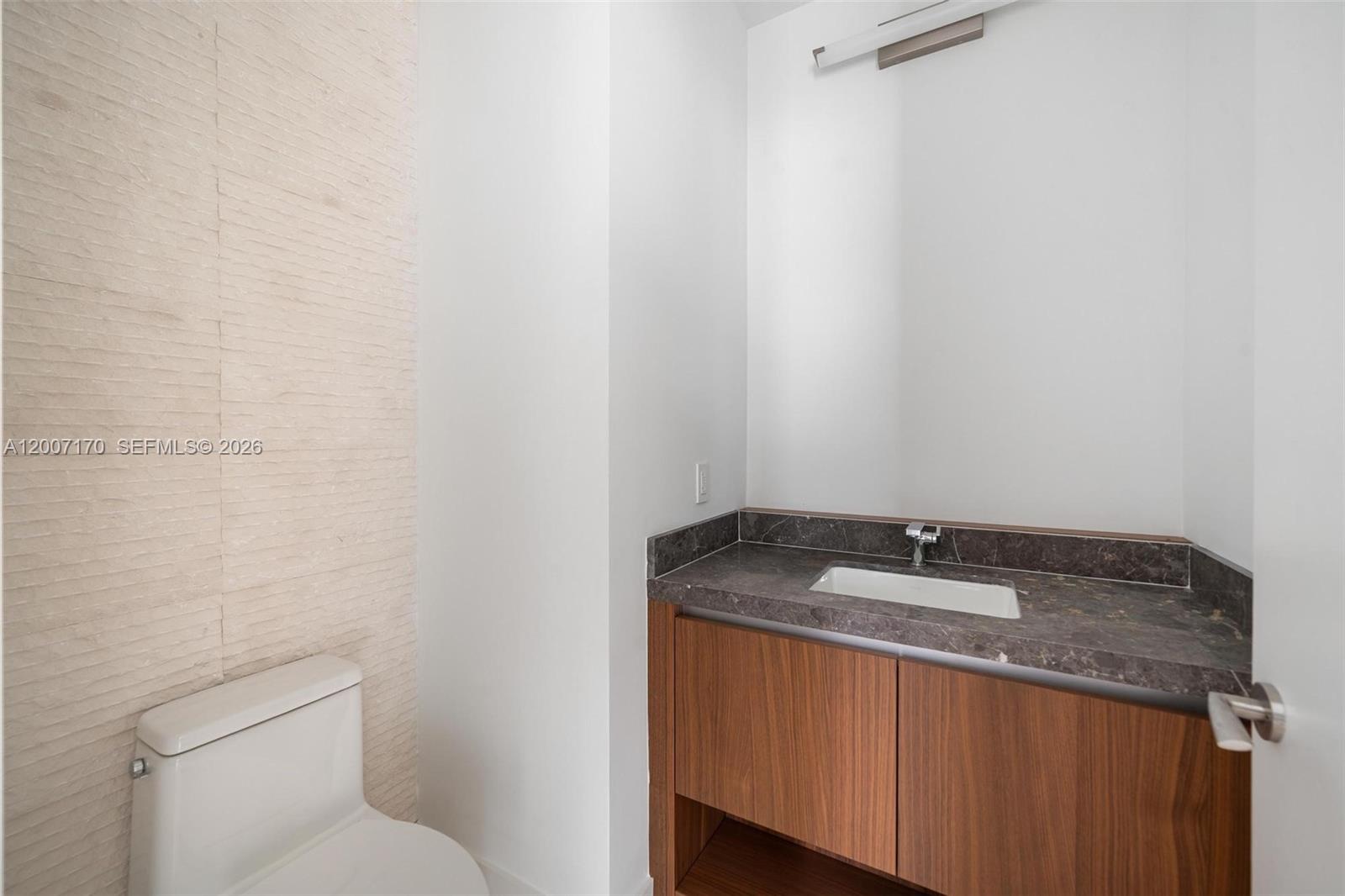175 SE 25th RD #1904, Miami FL 33129
