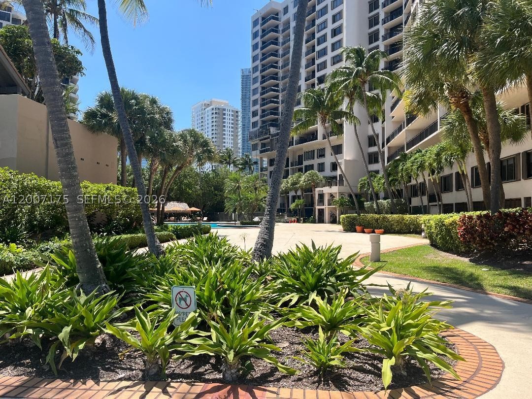 540 Brickell Key Dr #1809, Miami FL 33131