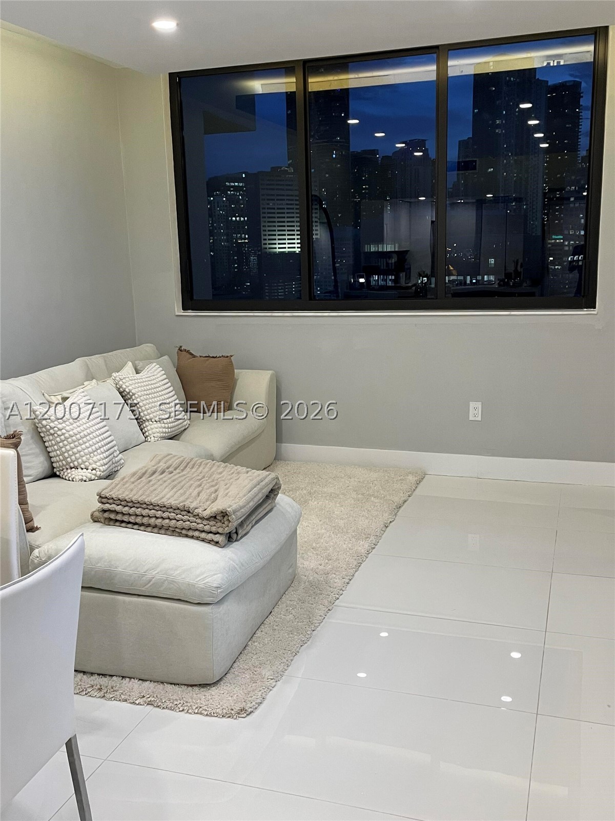 540 Brickell Key Dr #1809, Miami FL 33131