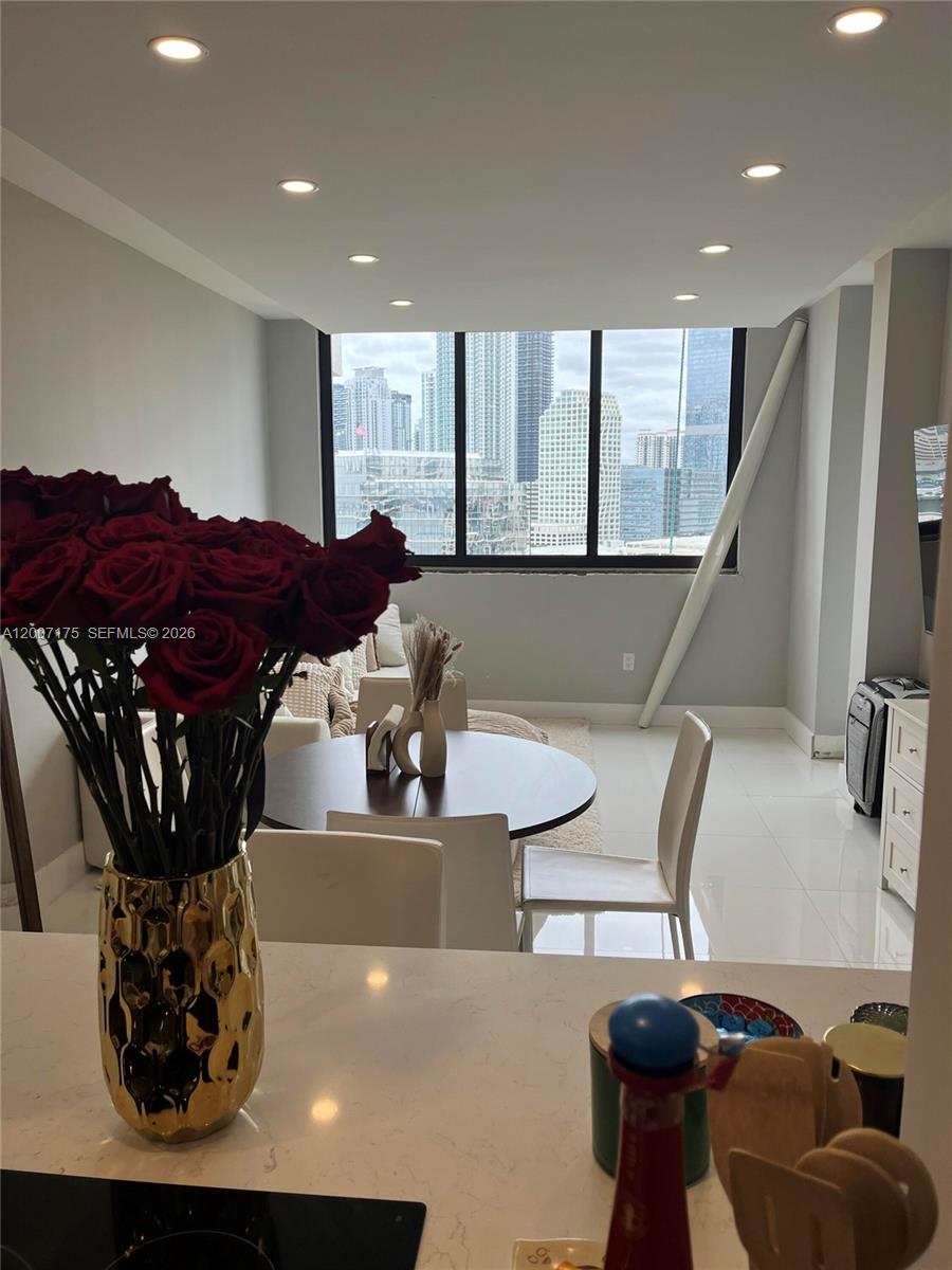 540 Brickell Key Dr #1809, Miami FL 33131