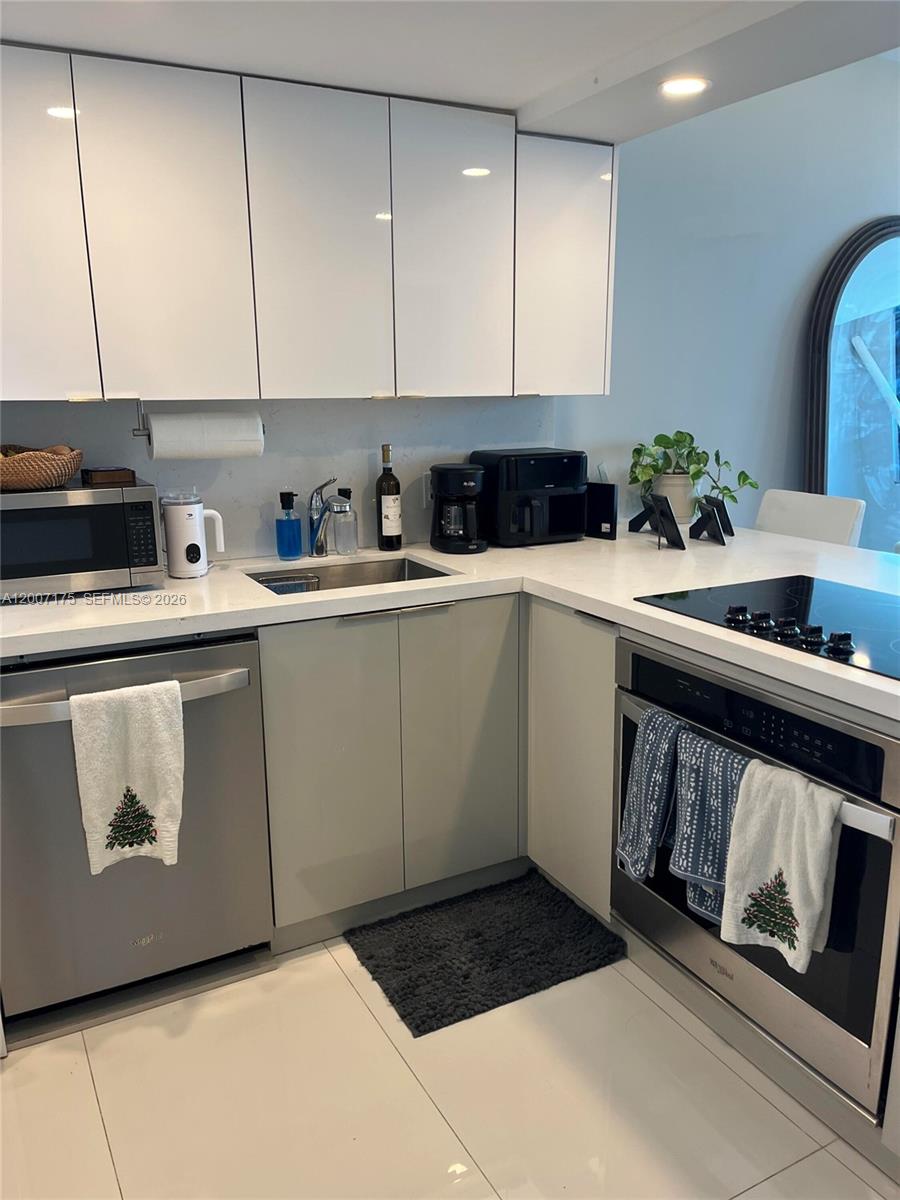 540 Brickell Key Dr #1809, Miami FL 33131