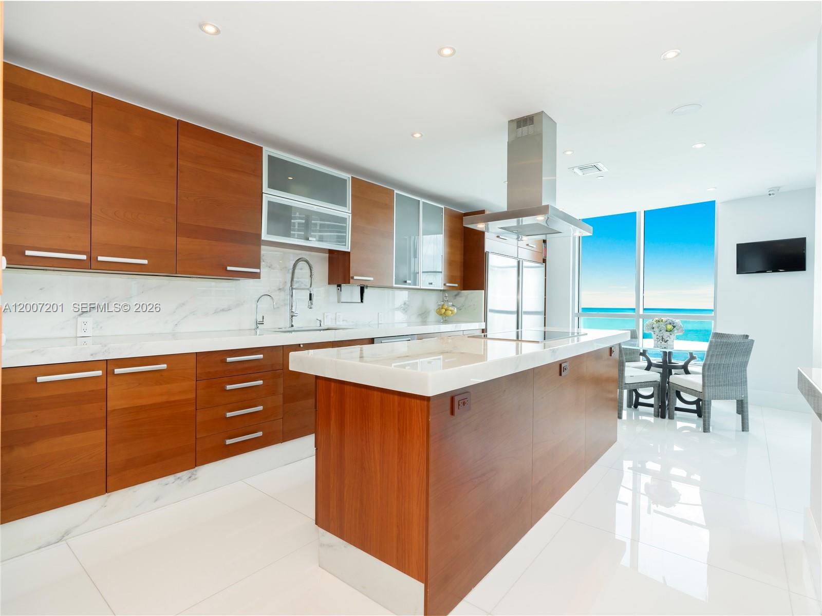 5959 Collins Ave #906, Miami Beach FL 33140