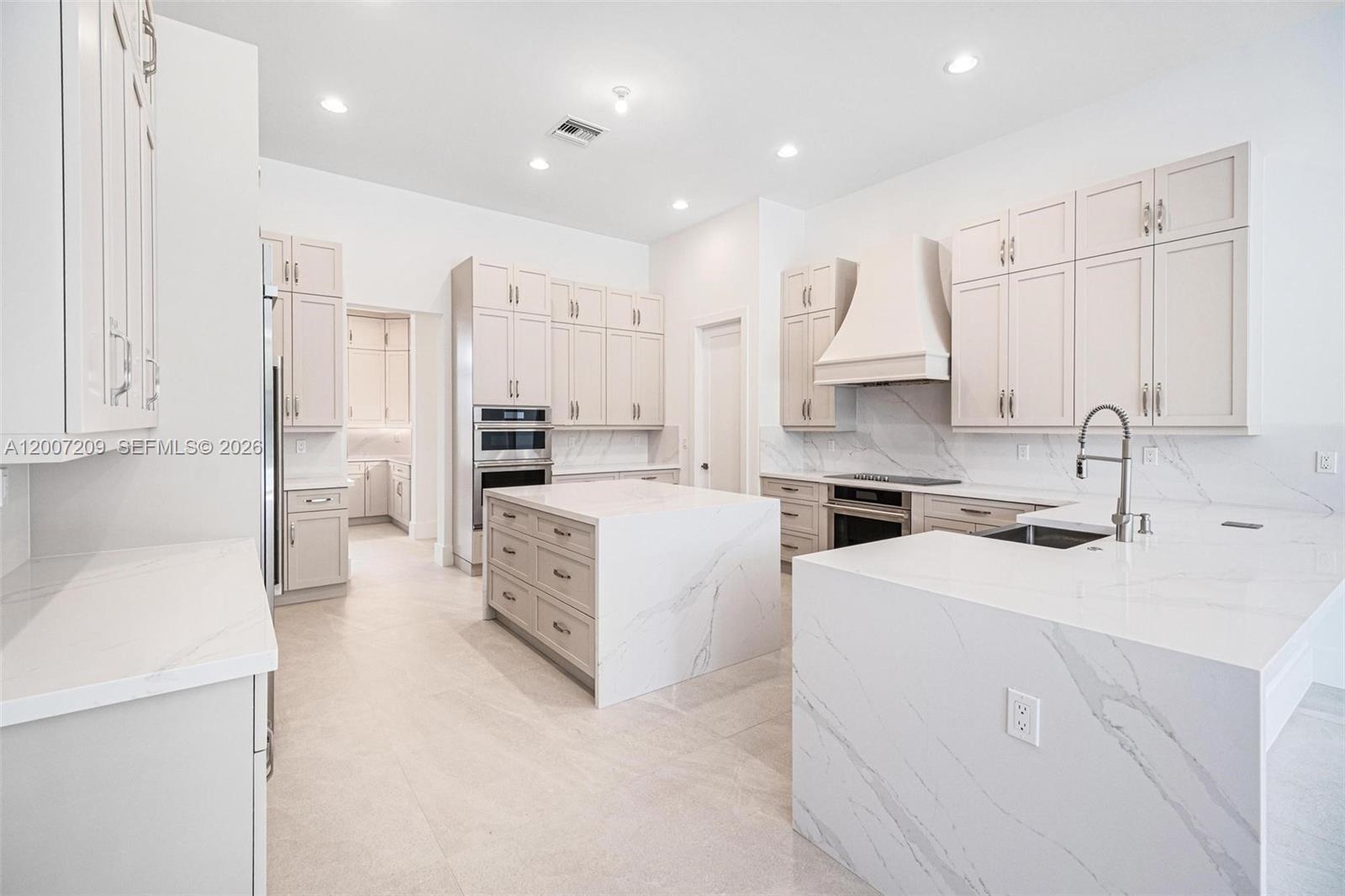 11900 SW 14th Pl, Davie FL 33325