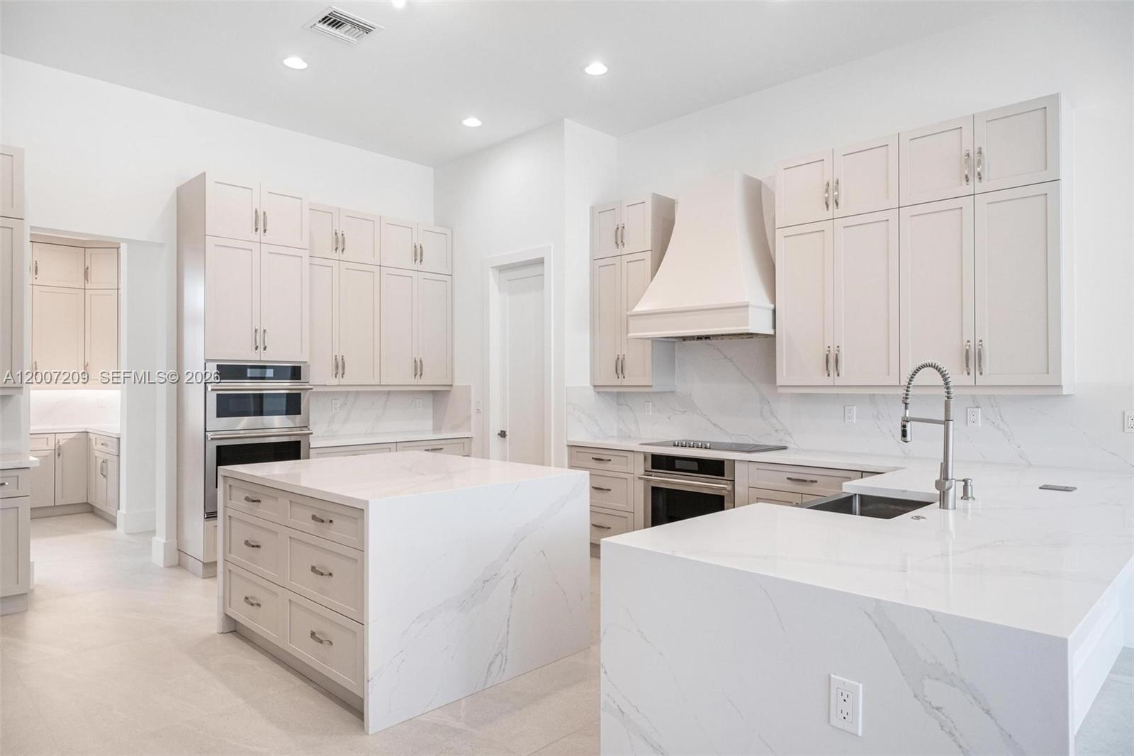 11900 SW 14th Pl, Davie FL 33325