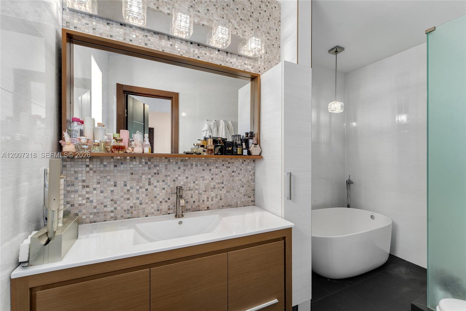 6121 La Gorce Dr, Miami Beach FL 33140