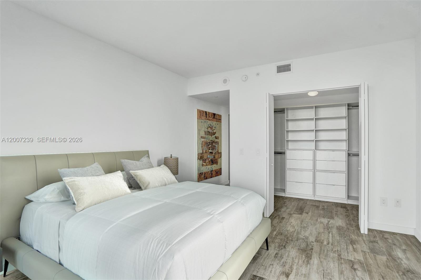 650 NE 32nd St #1001, Miami FL 33137