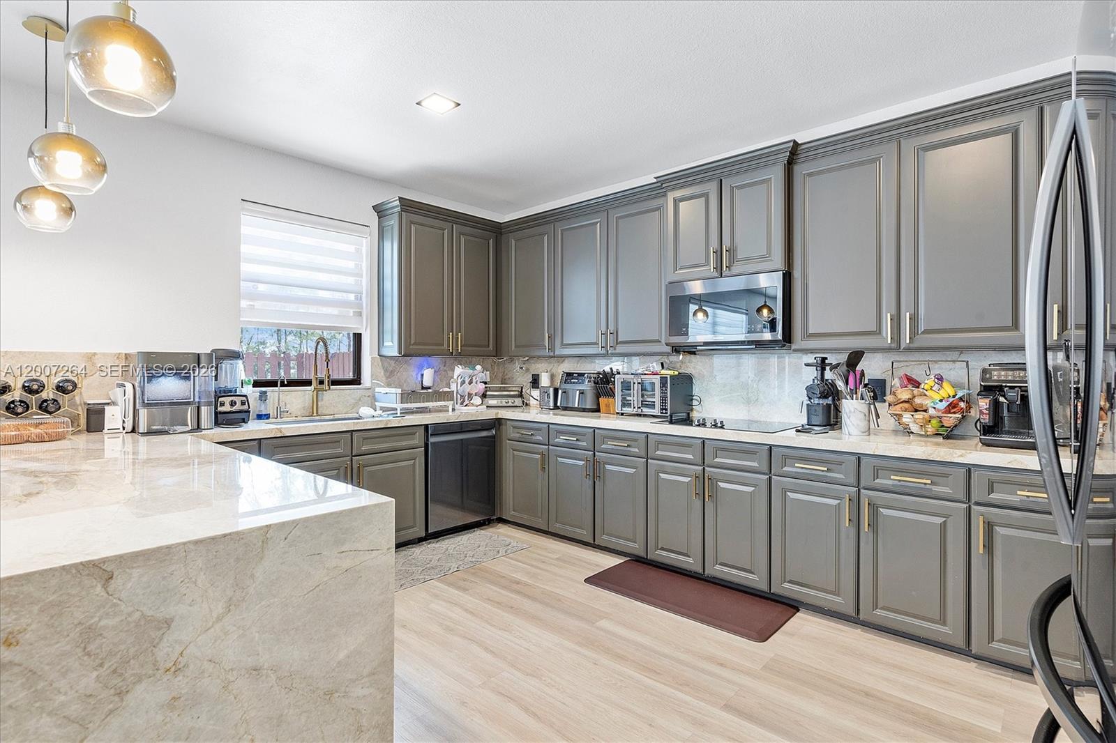 9830 NW 86 TER, Doral FL 33178