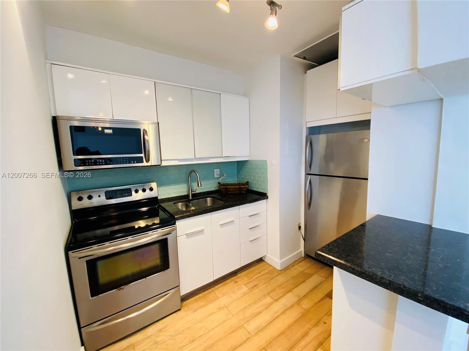 6881 Bay Dr #11, Miami Beach FL 33141