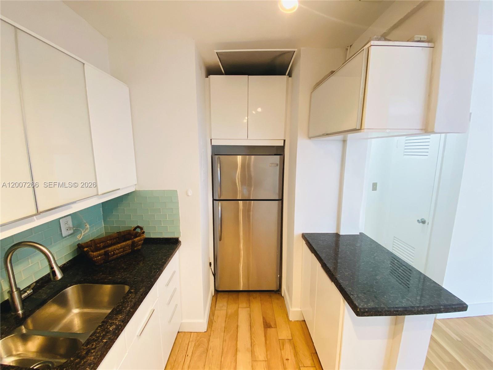 6881 Bay Dr #11, Miami Beach FL 33141