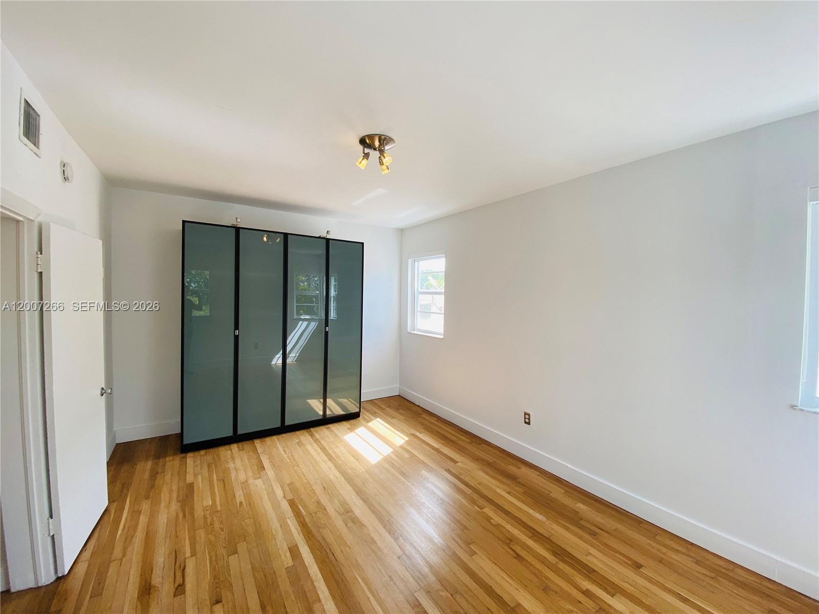 6881 Bay Dr #11, Miami Beach FL 33141