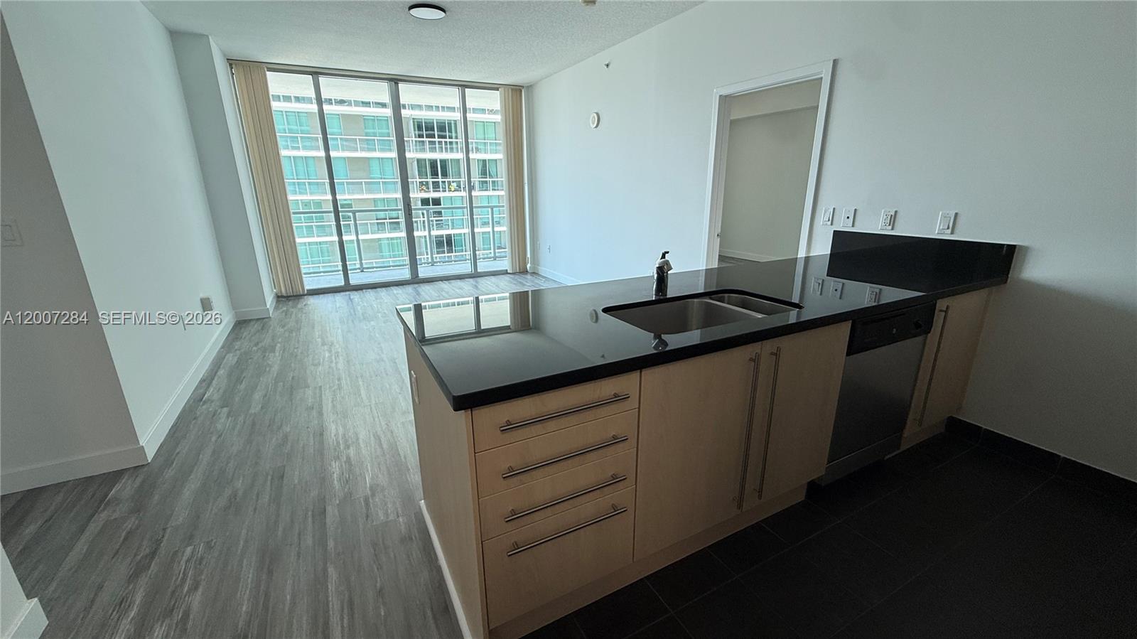 79 SW 12th St #2509-S, Miami FL 33130