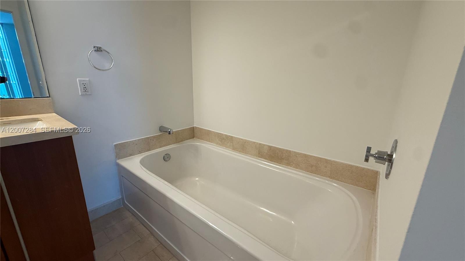 79 SW 12th St #2509-S, Miami FL 33130