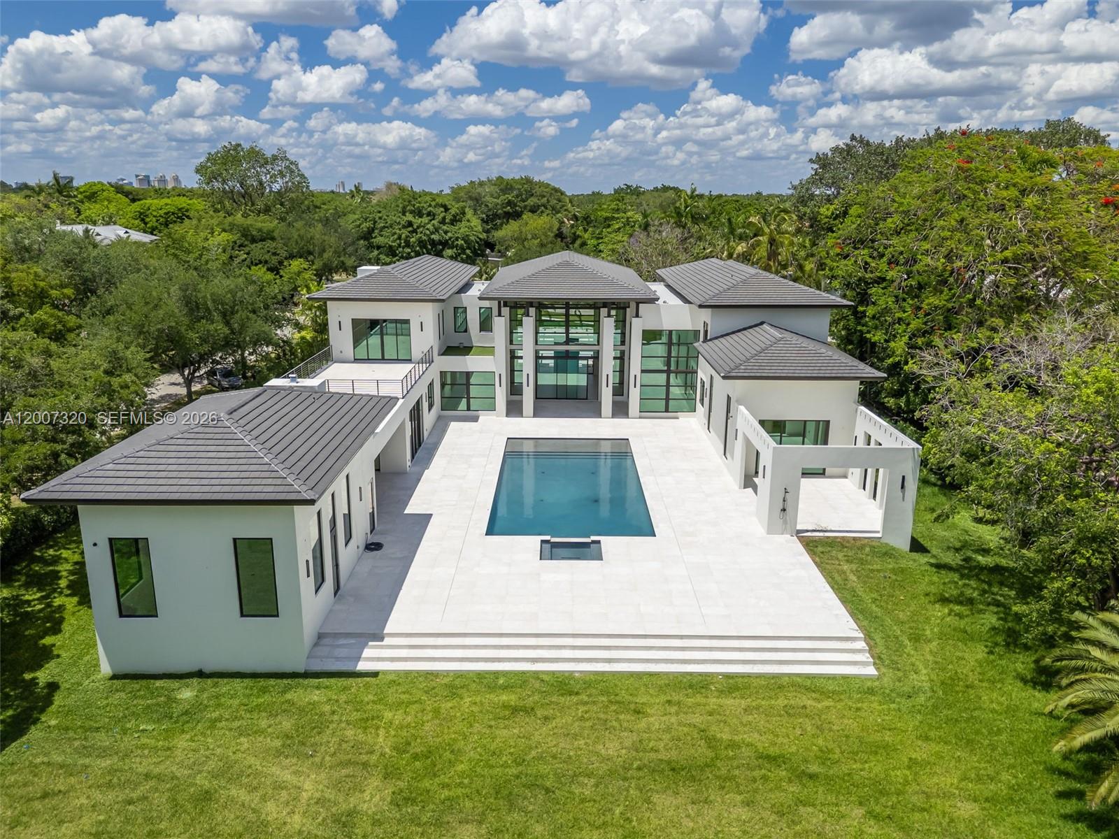 6290 Chapman Field Dr, Pinecrest FL 33156