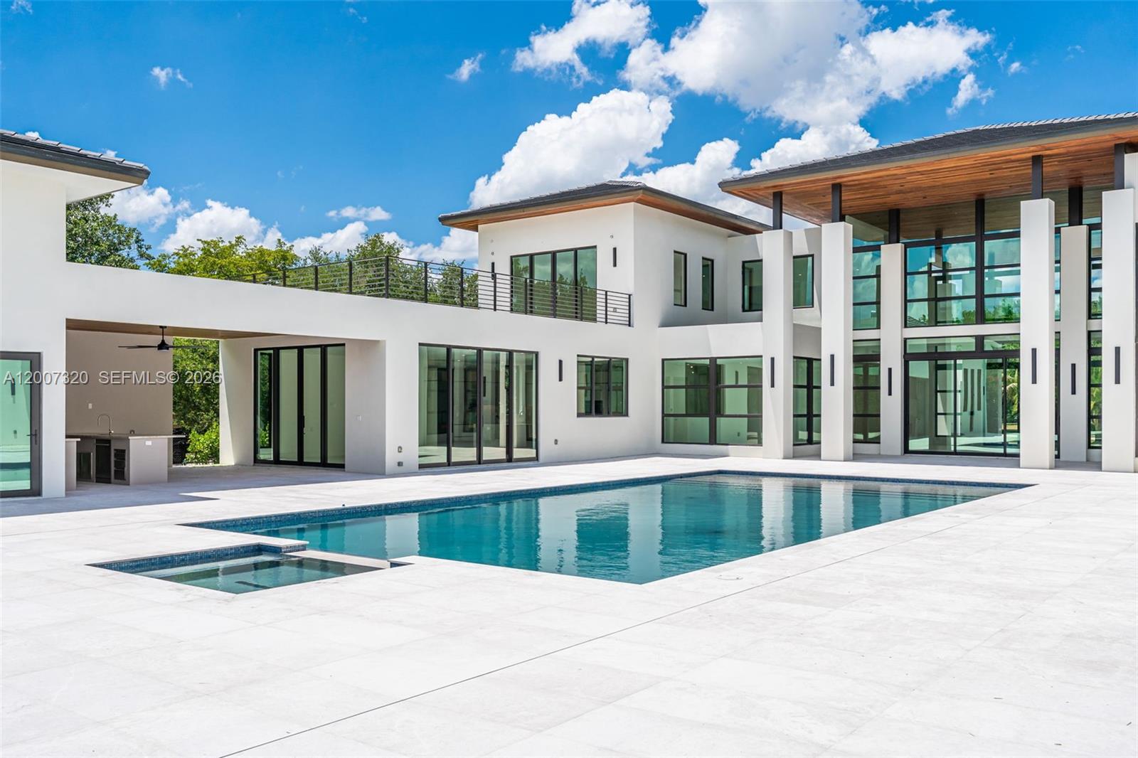 6290 Chapman Field Dr, Pinecrest FL 33156