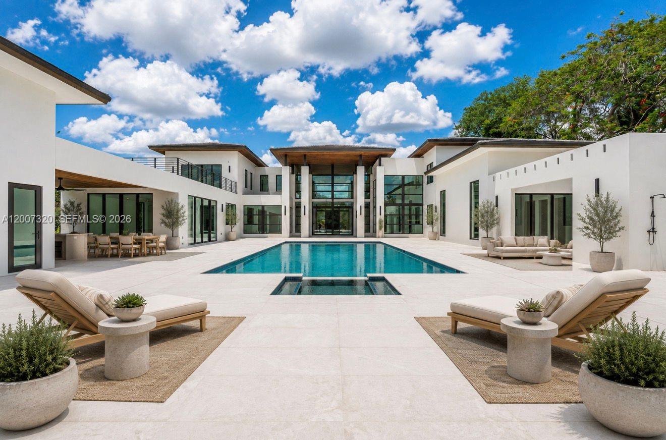 6290 Chapman Field Dr, Pinecrest FL 33156