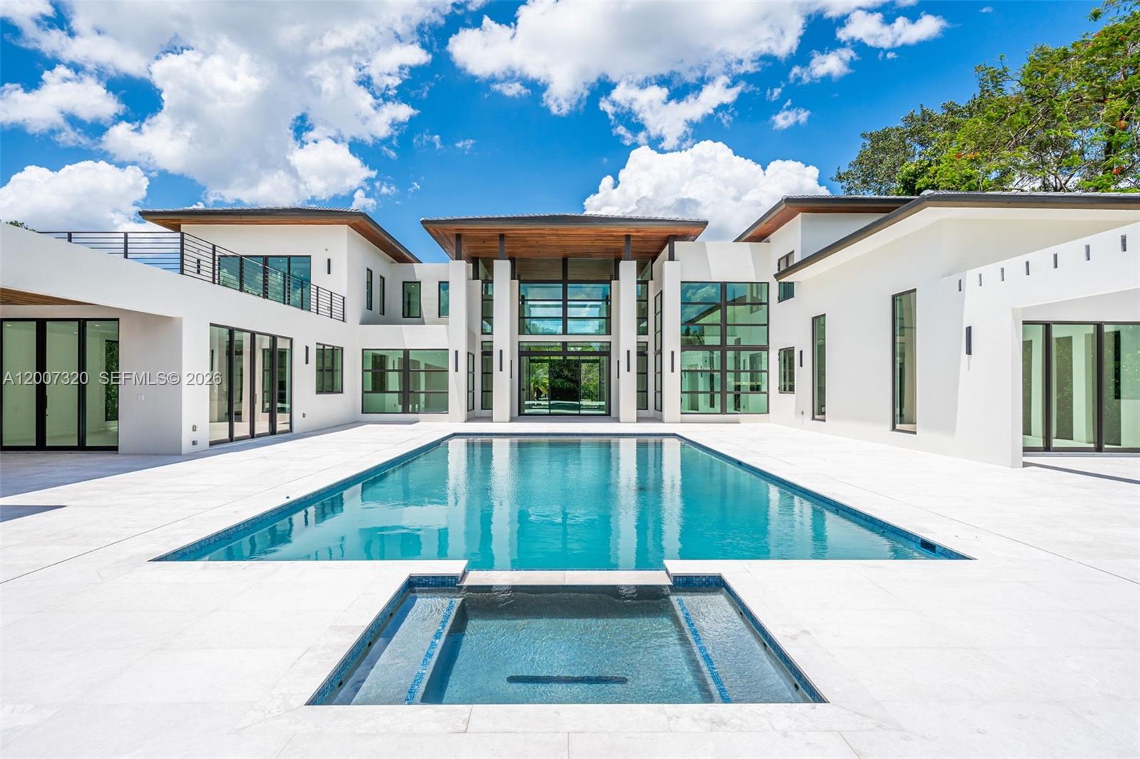 6290 Chapman Field Dr, Pinecrest FL 33156