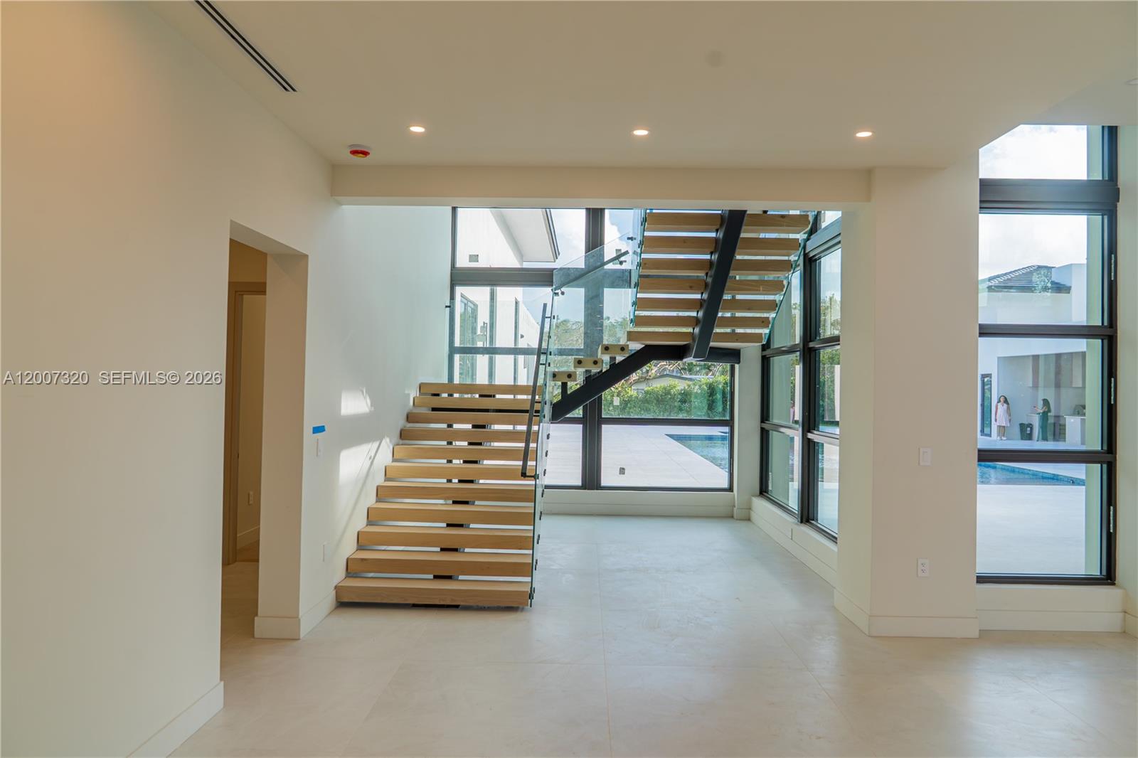 6290 Chapman Field Dr, Pinecrest FL 33156