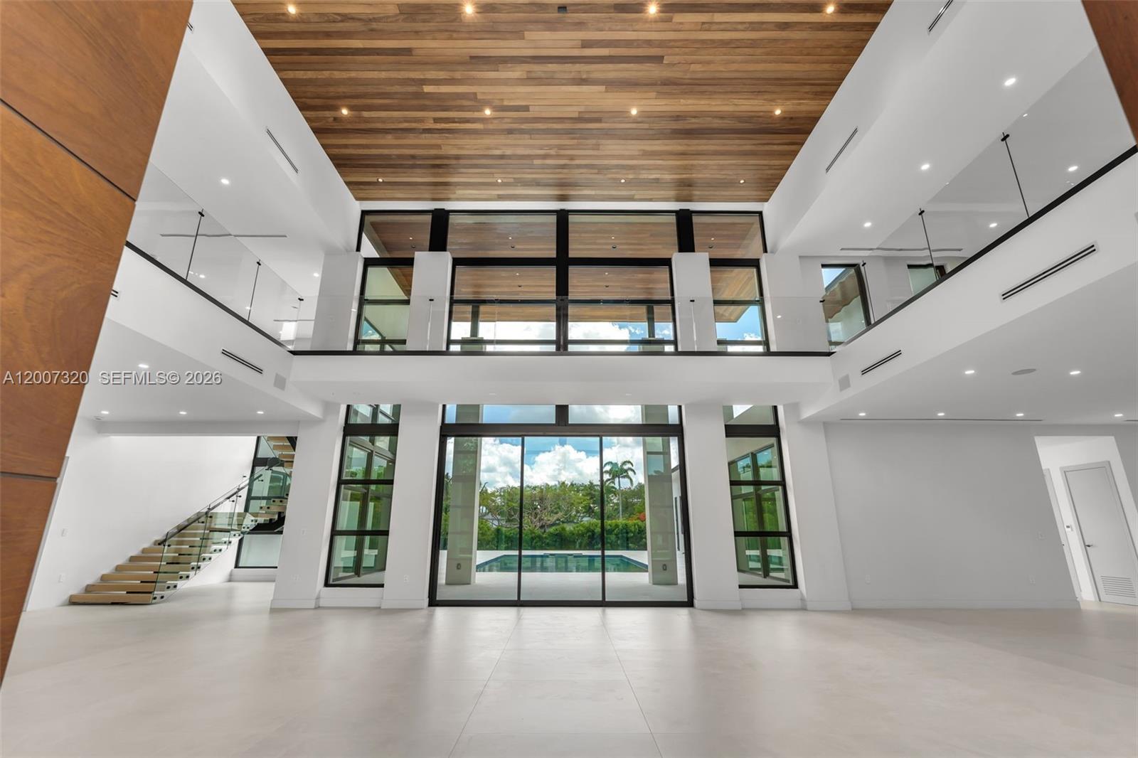 6290 Chapman Field Dr, Pinecrest FL 33156