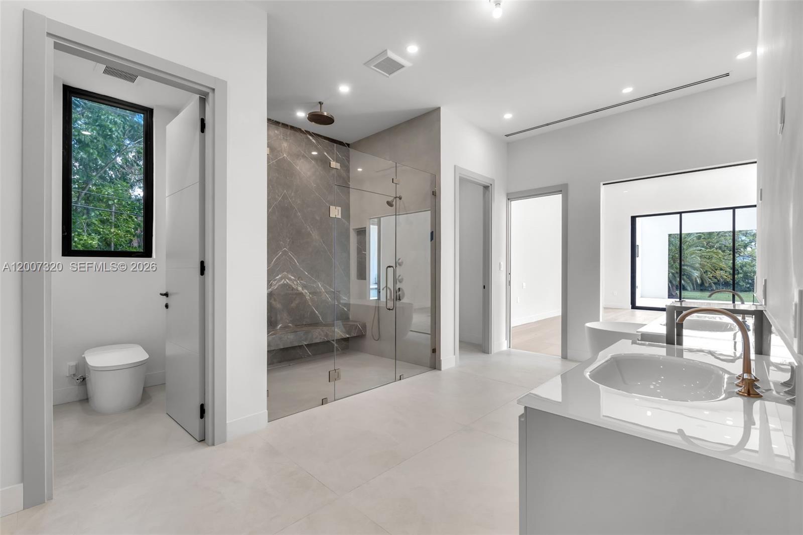 6290 Chapman Field Dr, Pinecrest FL 33156