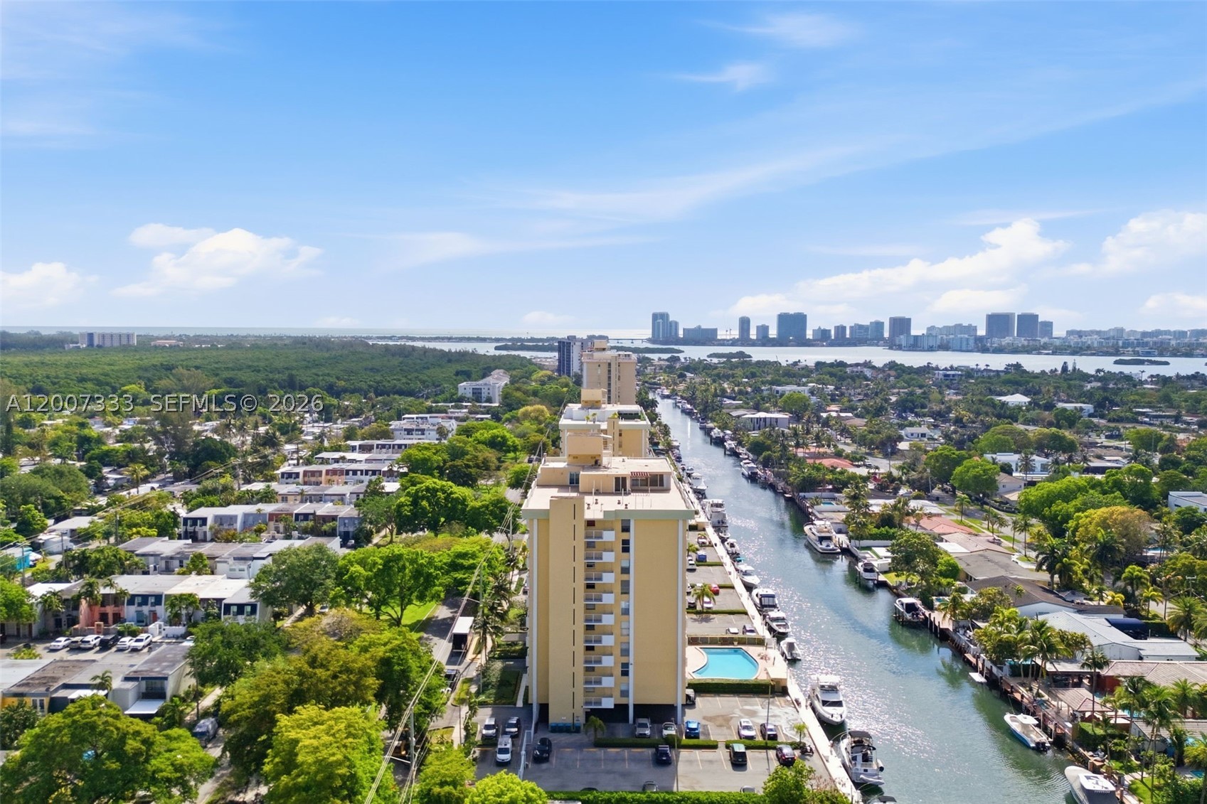 2000 NE 135th St #PH, North Miami FL 33181