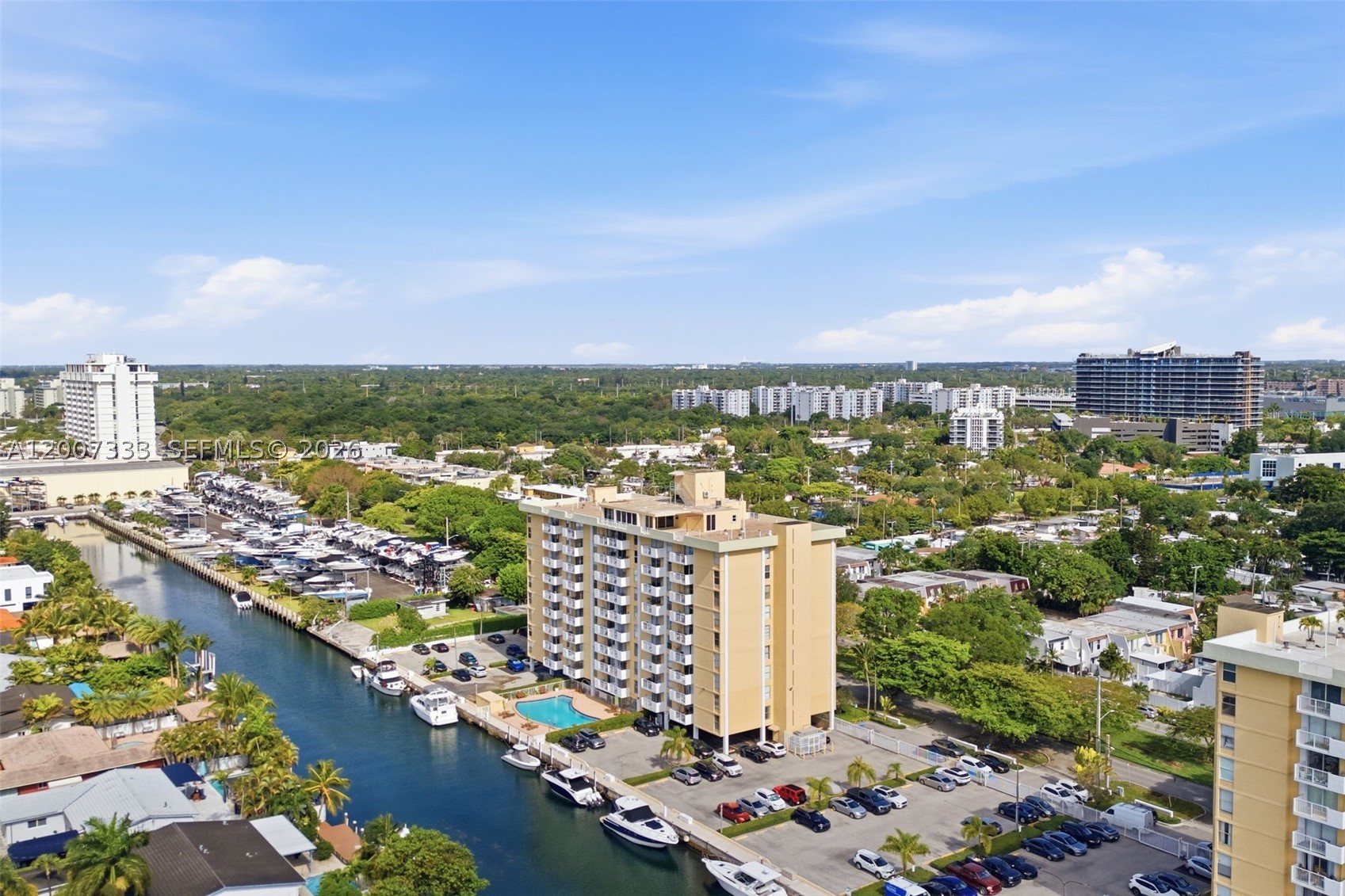 2000 NE 135th St #PH, North Miami FL 33181