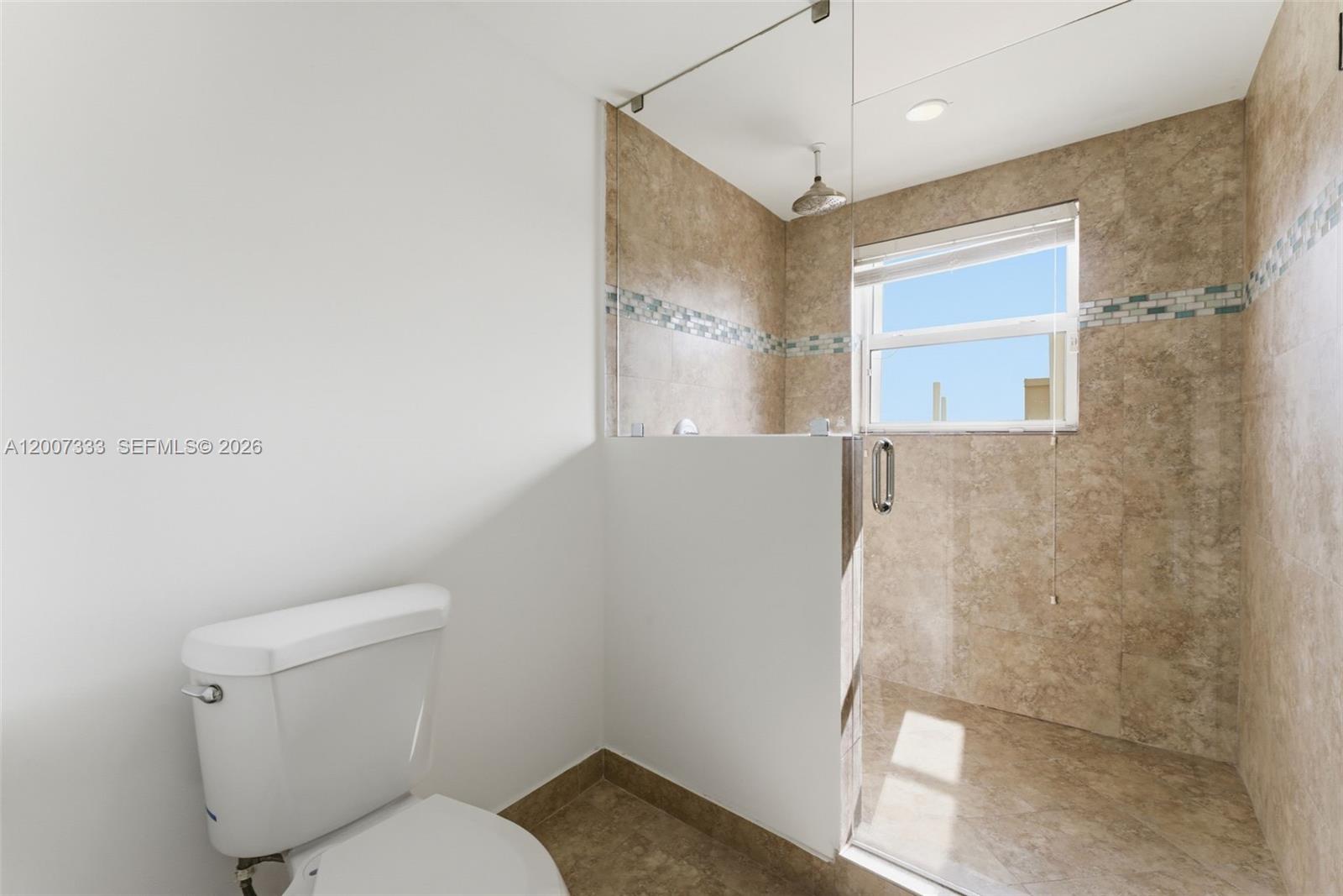 2000 NE 135th St #PH, North Miami FL 33181