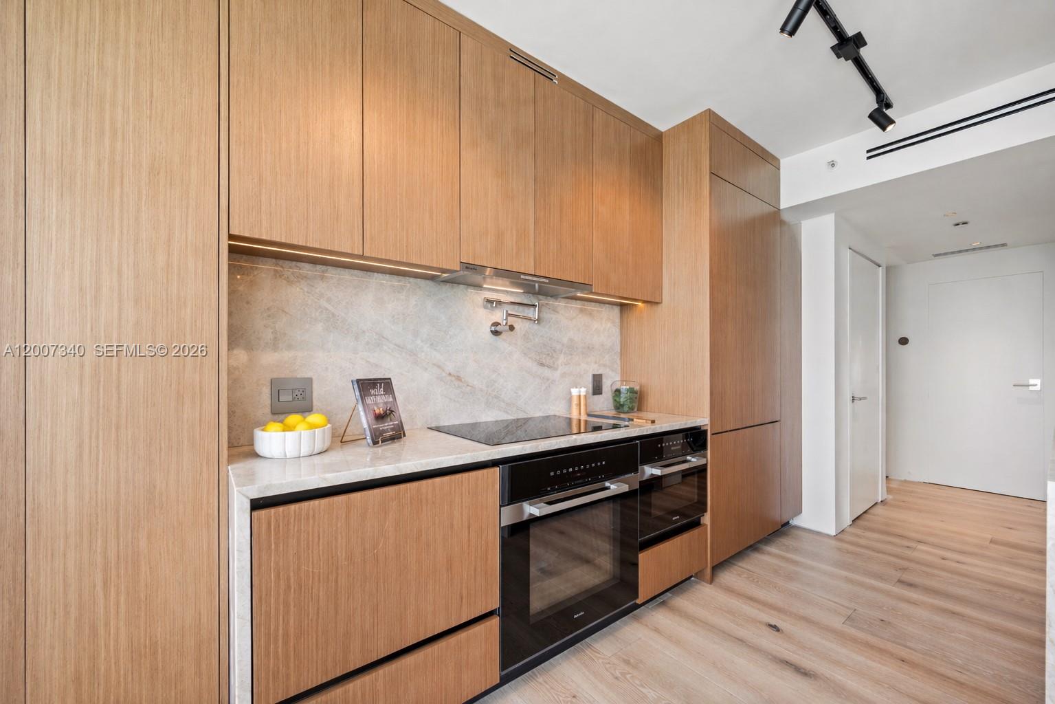 6365 Collins Ave #3904, Miami Beach FL 33141