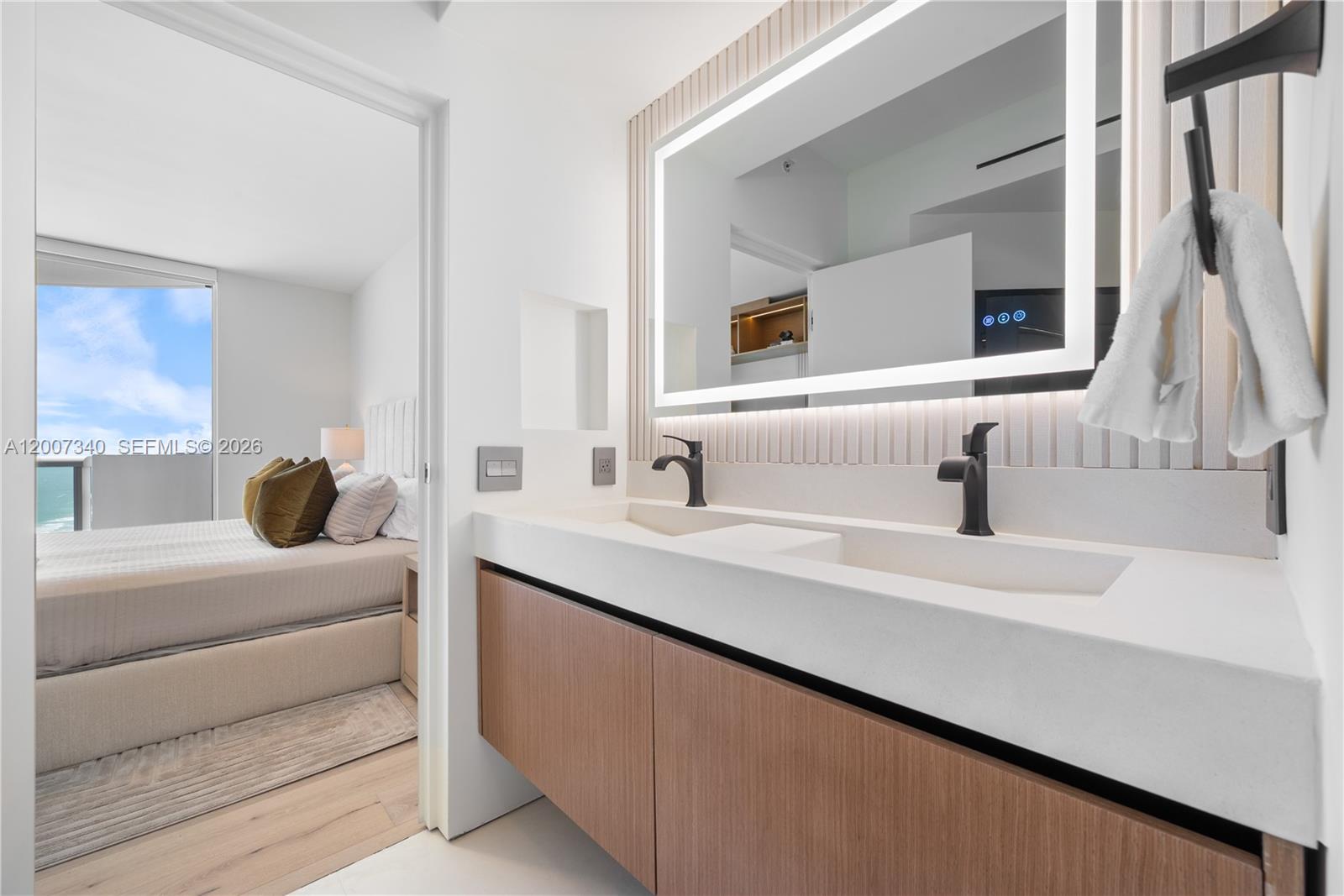 6365 Collins Ave #3904, Miami Beach FL 33141