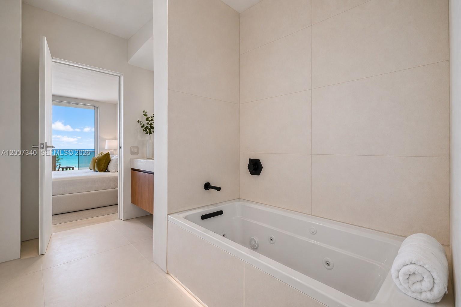 6365 Collins Ave #3904, Miami Beach FL 33141