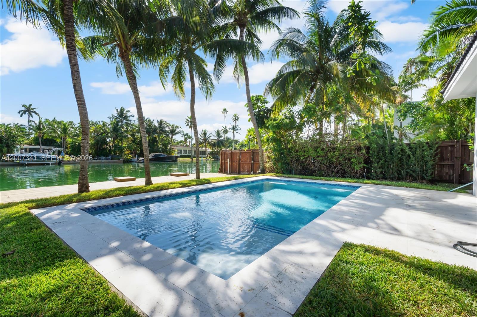 550 S Shore Dr, Miami Beach FL 33141