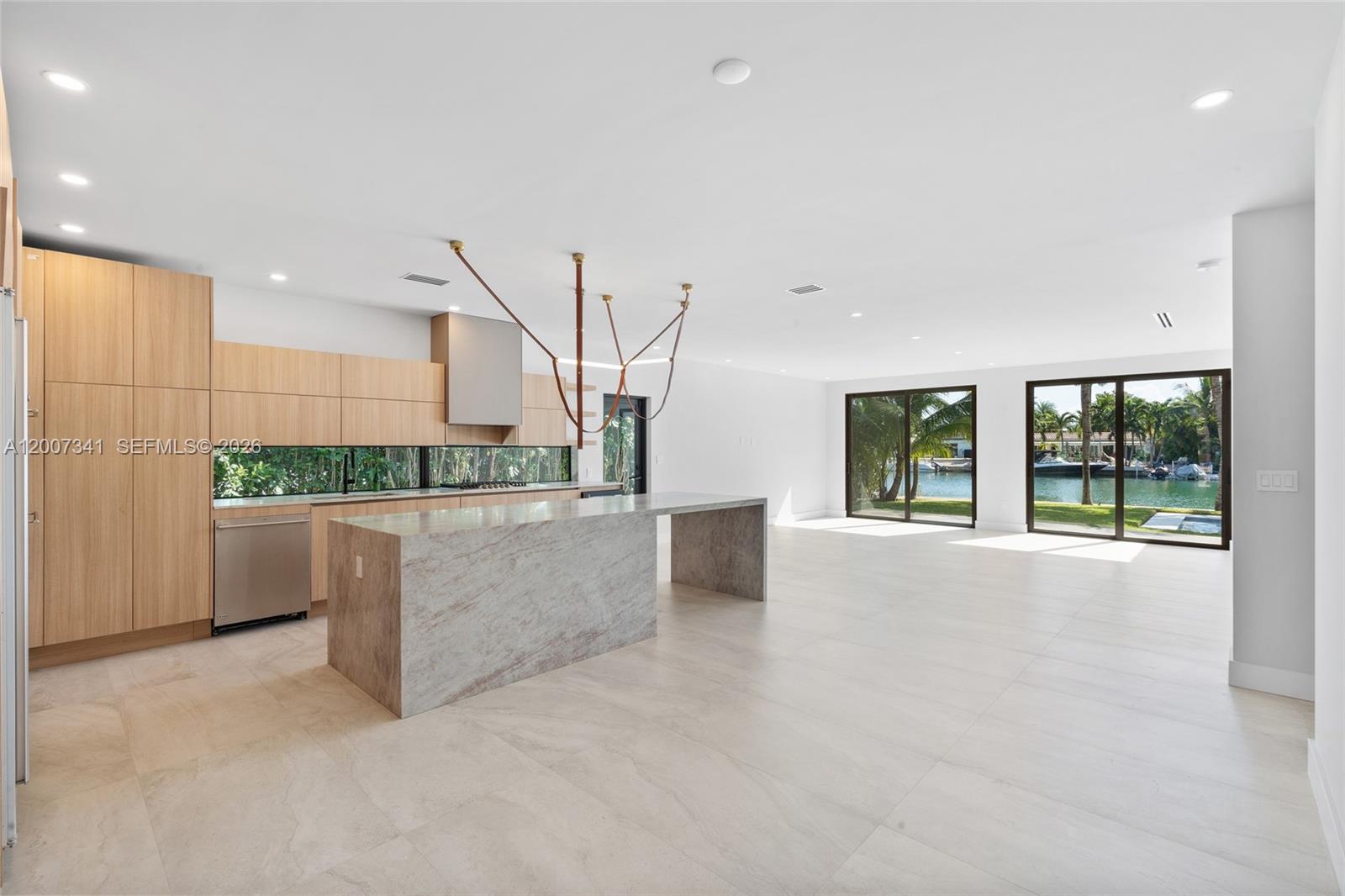 550 S Shore Dr, Miami Beach FL 33141