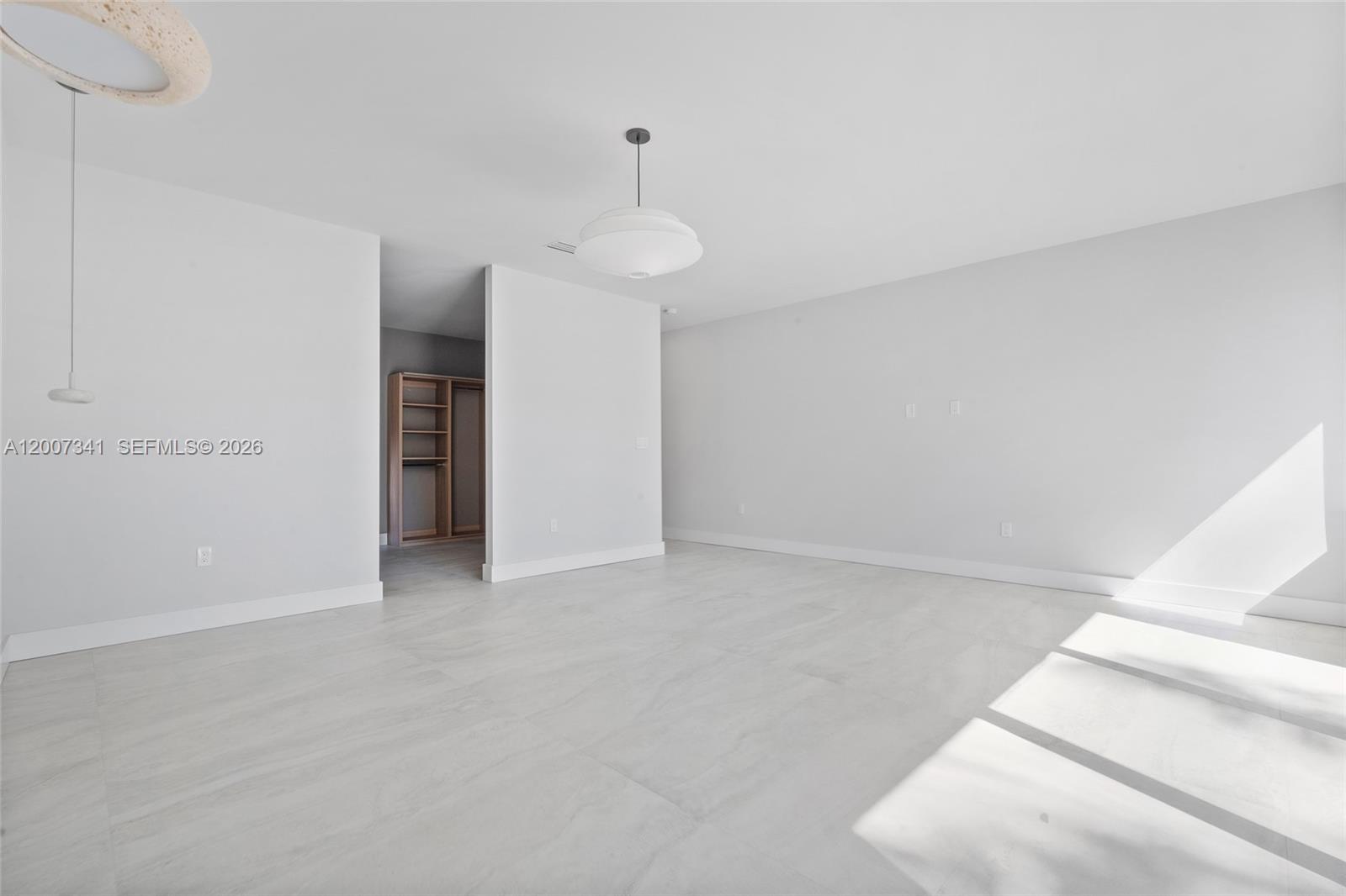 550 S Shore Dr, Miami Beach FL 33141