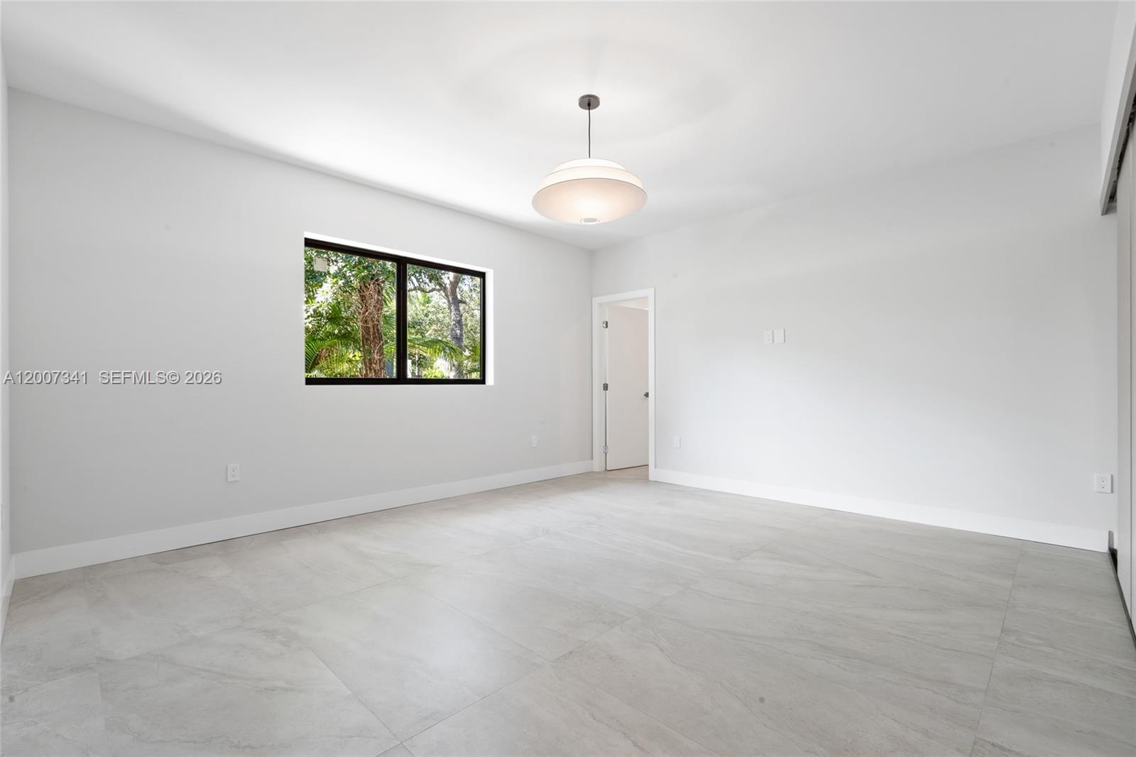 550 S Shore Dr, Miami Beach FL 33141