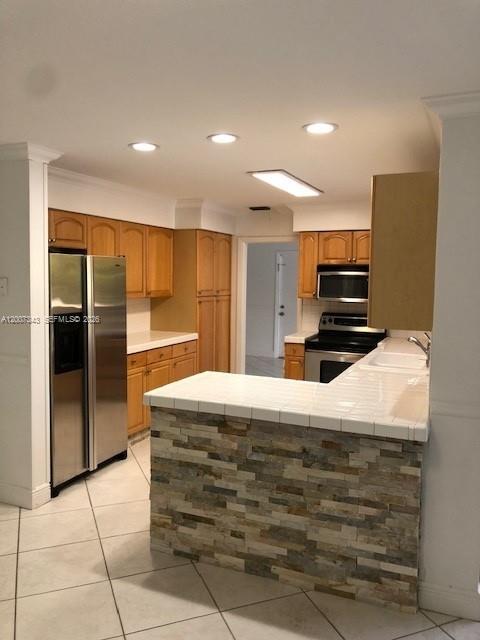 7090 SW 62nd St #0, Miami FL 33143
